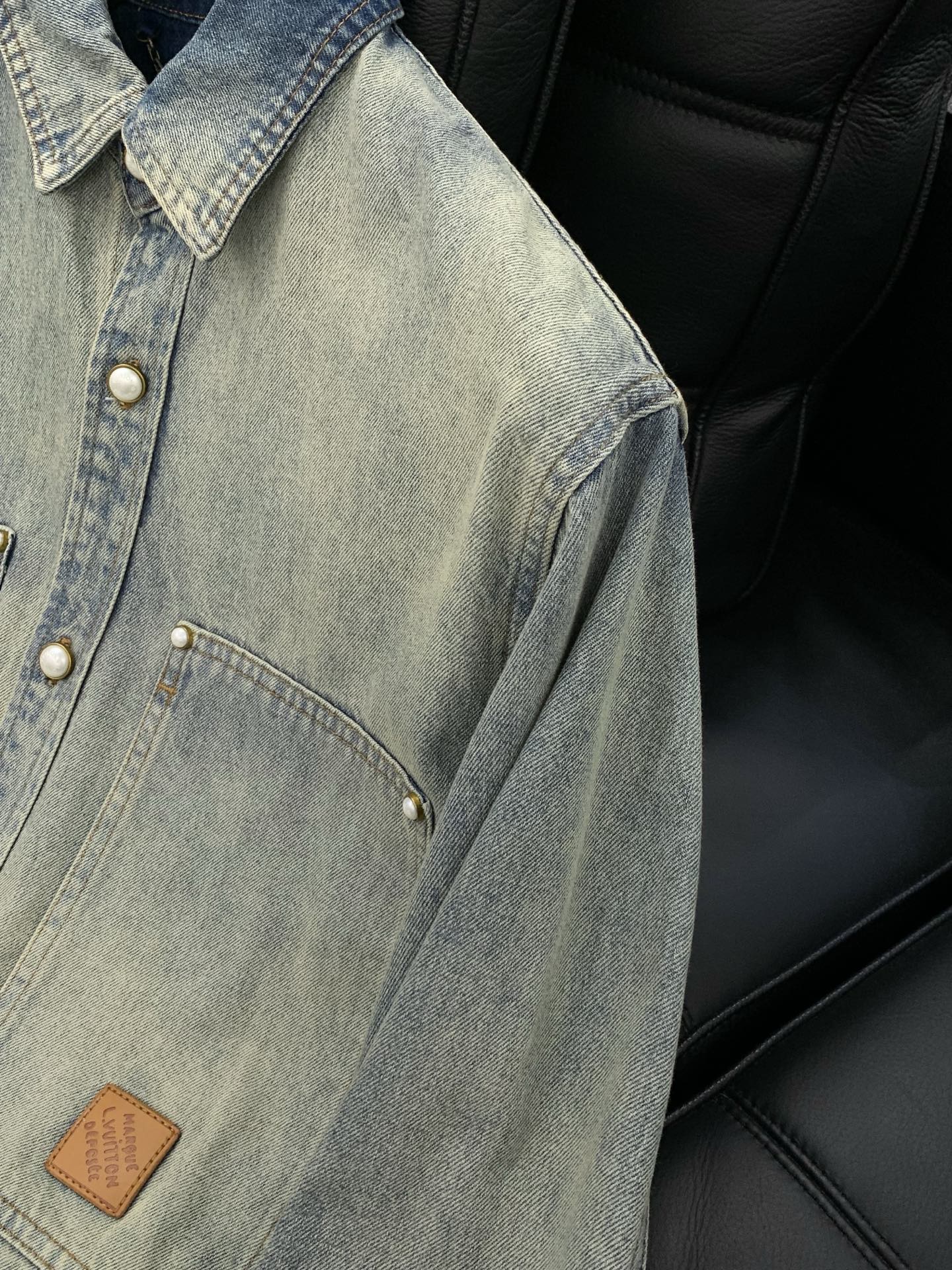 ，LouisVuitton 路易威登，2026春季最新款，专柜同步有售，原单狠货，时尚休闲牛仔外套，上身