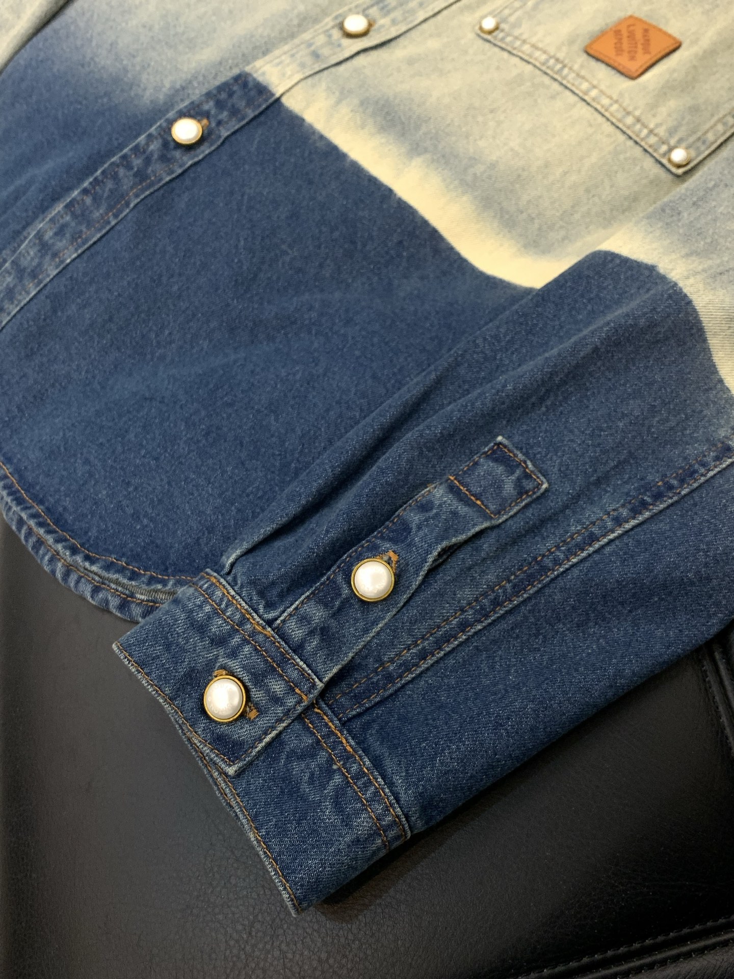 ，LouisVuitton 路易威登，2026春季最新款，专柜同步有售，原单狠货，时尚休闲牛仔外套，上身