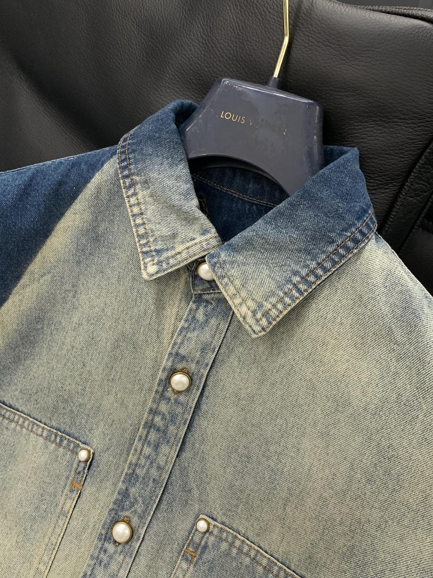 ，LouisVuitton 路易威登，2026春季最新款，专柜同步有售，原单狠货，时尚休闲牛仔外套，上身