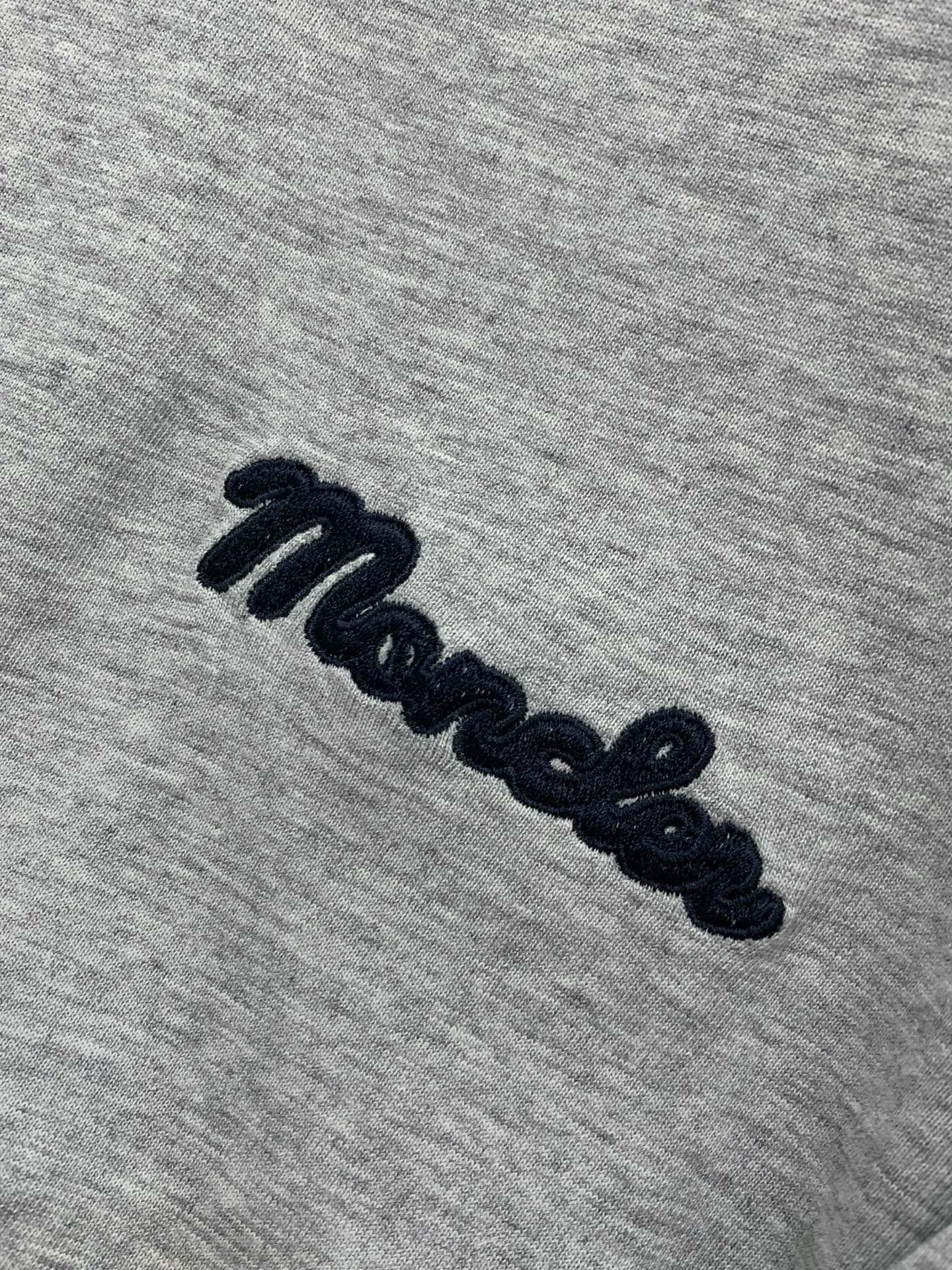 ，Moncler 蒙口，2026春夏最新品，专柜同步有售，原单狠货，时尚休闲圆领短袖T恤，上身舒适！吸睛