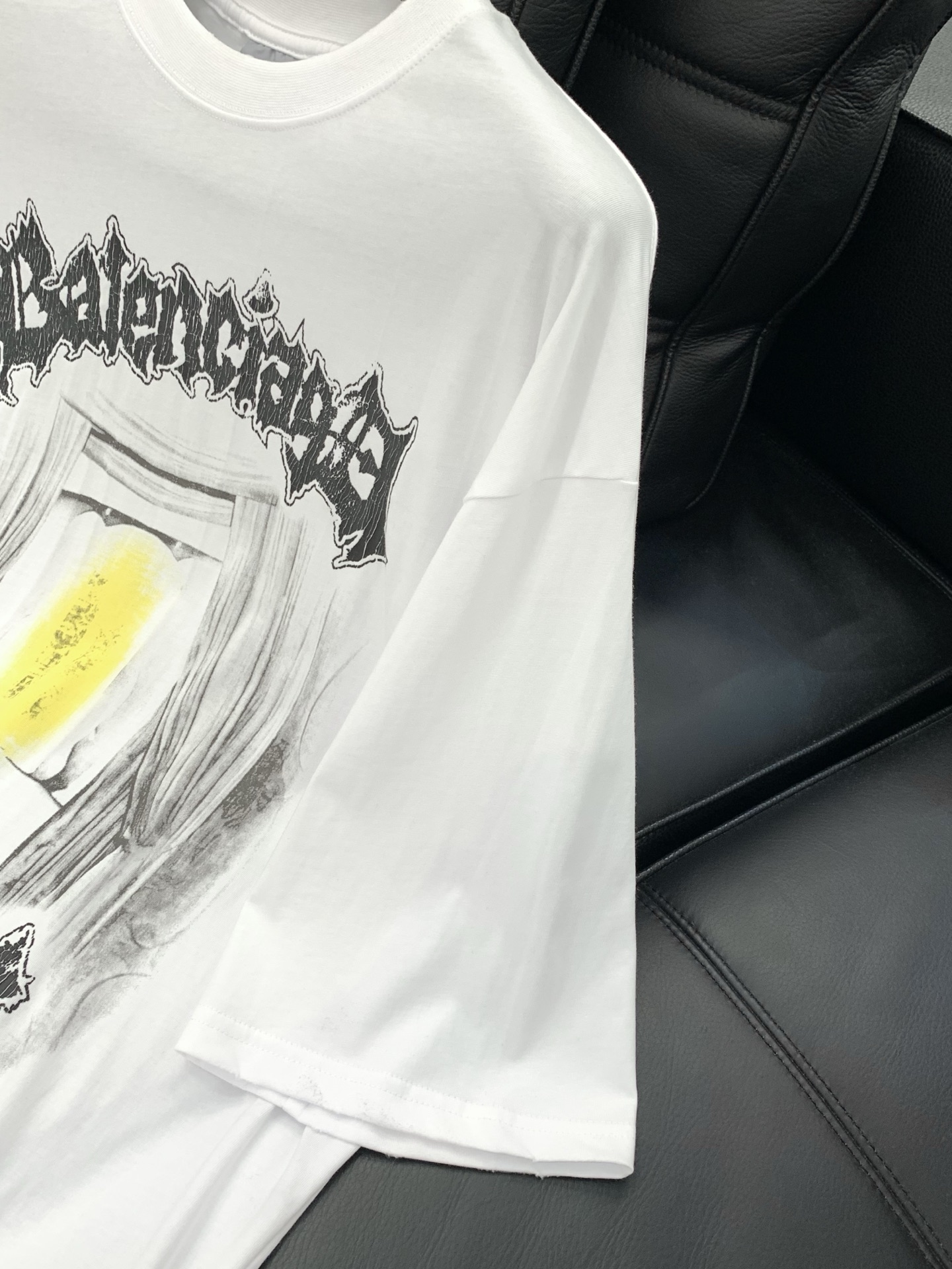 ，Balenciaga 巴黎世家，2026春夏最新款，专柜同步有售，原单狠货，爆款时尚休闲圆领短袖T恤，