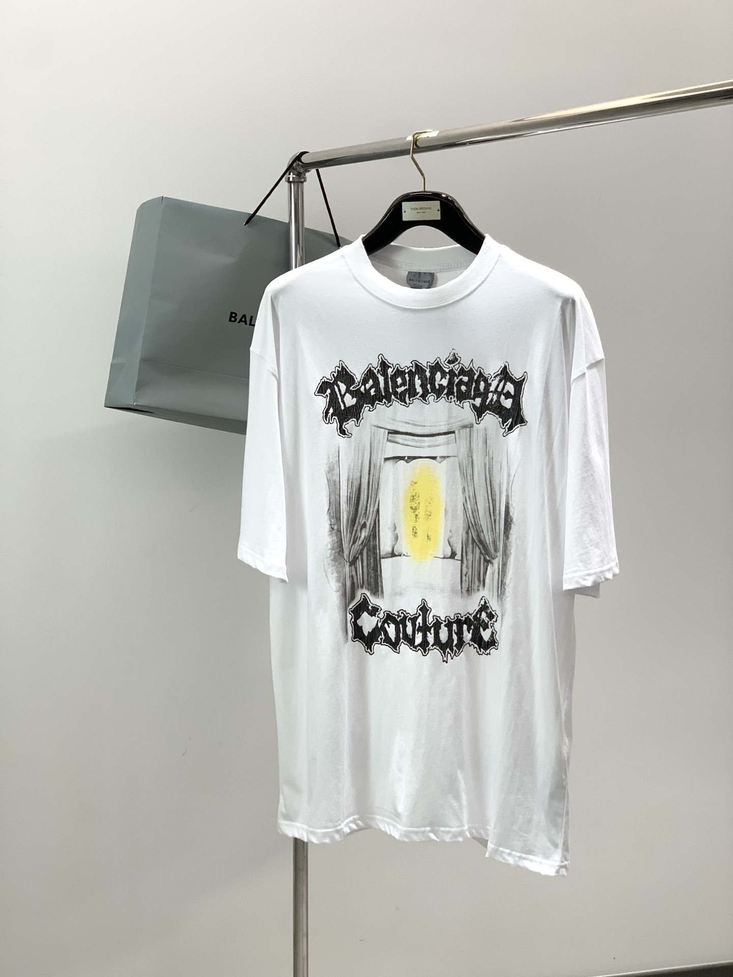 ，Balenciaga 巴黎世家，2026春夏最新款，专柜同步有售，原单狠货，爆款时尚休闲圆领短袖T恤，