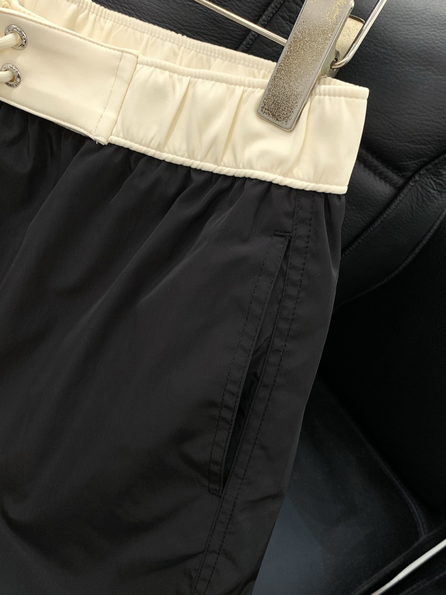 ，Moncler 蒙口，2026夏季最新品，专柜同步有售，原单狠货，时尚休闲短裤，采用进口原版面料，顶级