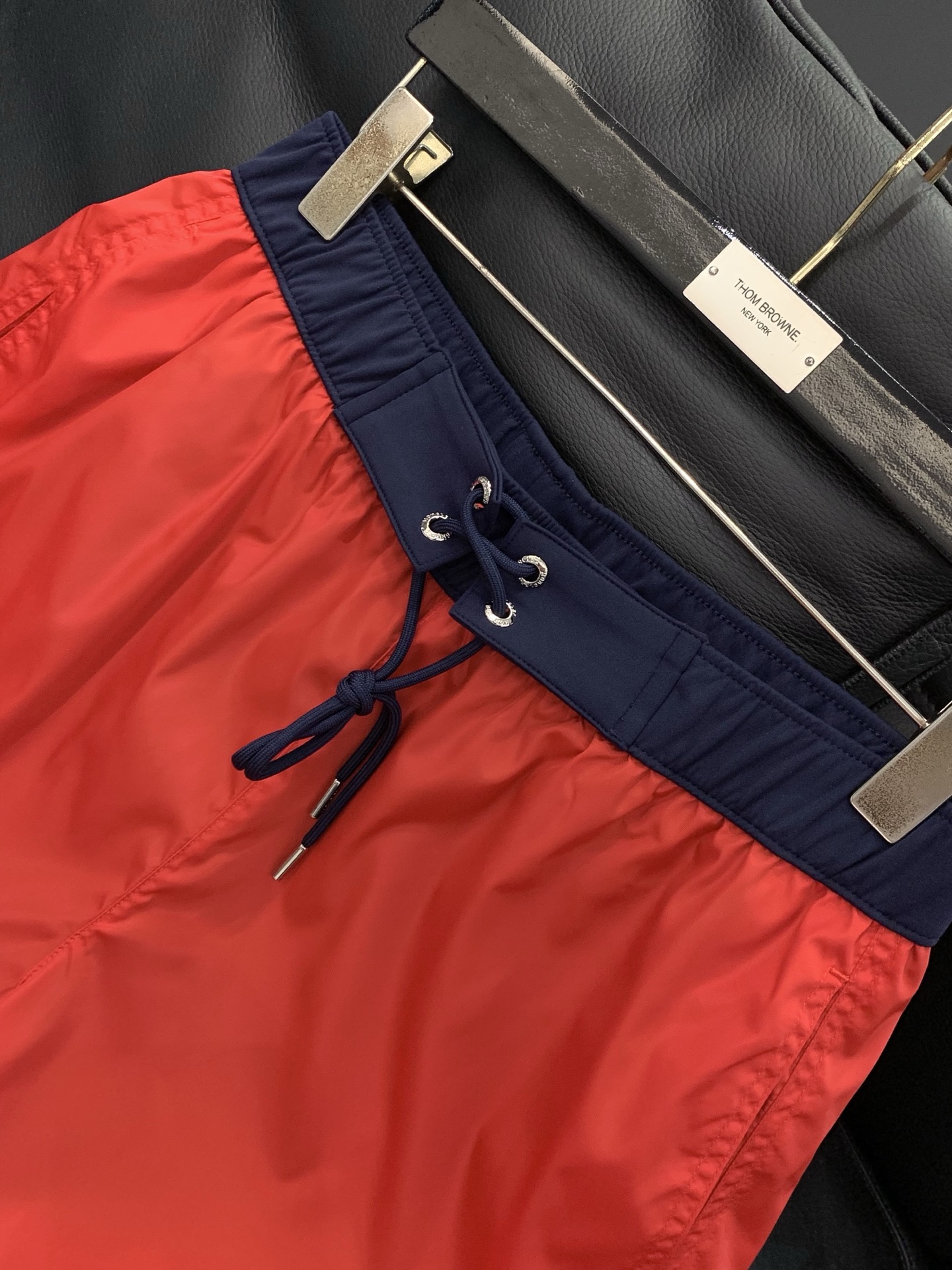 ，Moncler 蒙口，2026夏季最新品，专柜同步有售，原单狠货，时尚休闲短裤，采用进口原版面料，顶级