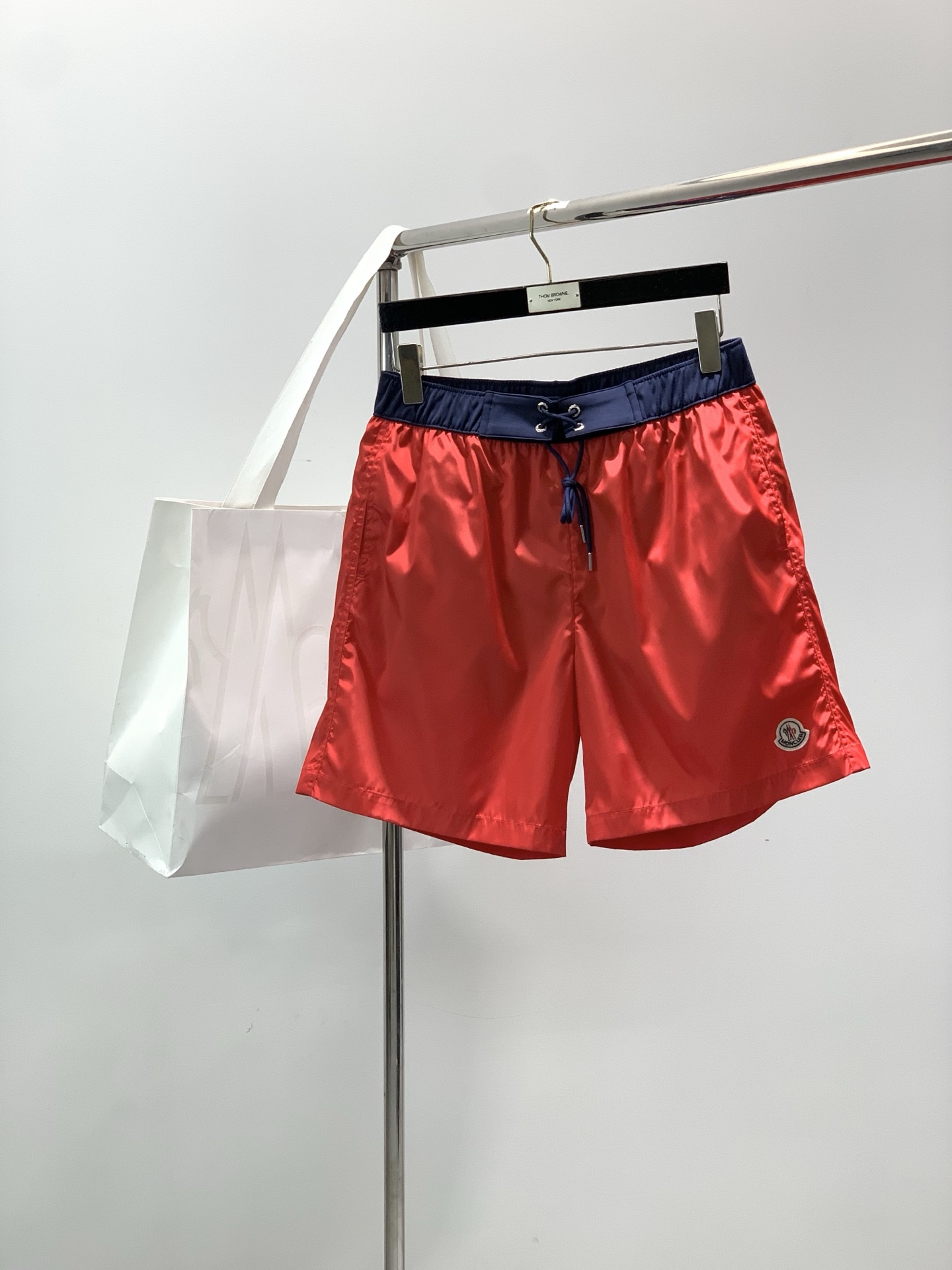 ，Moncler 蒙口，2026夏季最新品，专柜同步有售，原单狠货，时尚休闲短裤，采用进口原版面料，顶级