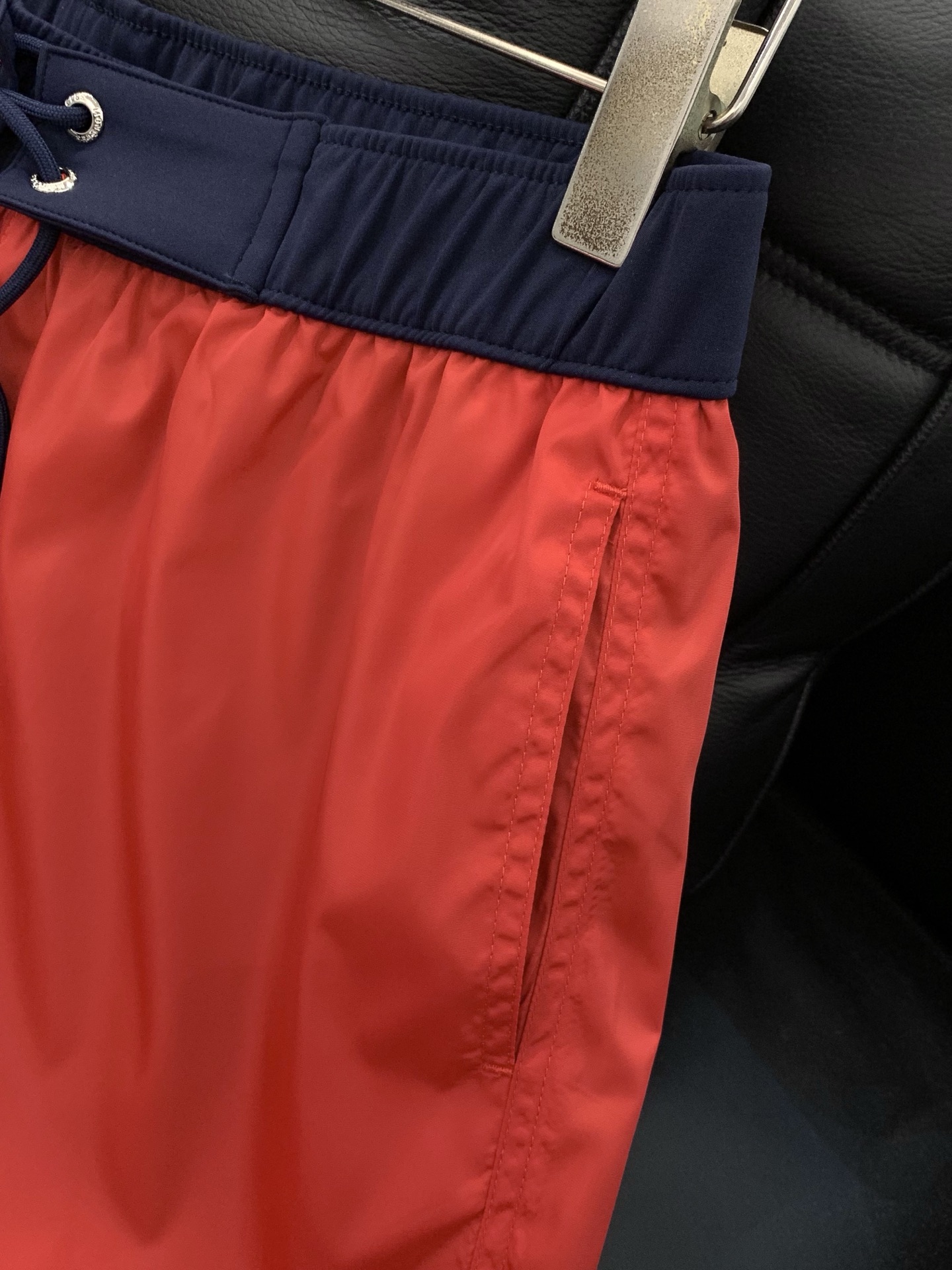 ，Moncler 蒙口，2026夏季最新品，专柜同步有售，原单狠货，时尚休闲短裤，采用进口原版面料，顶级