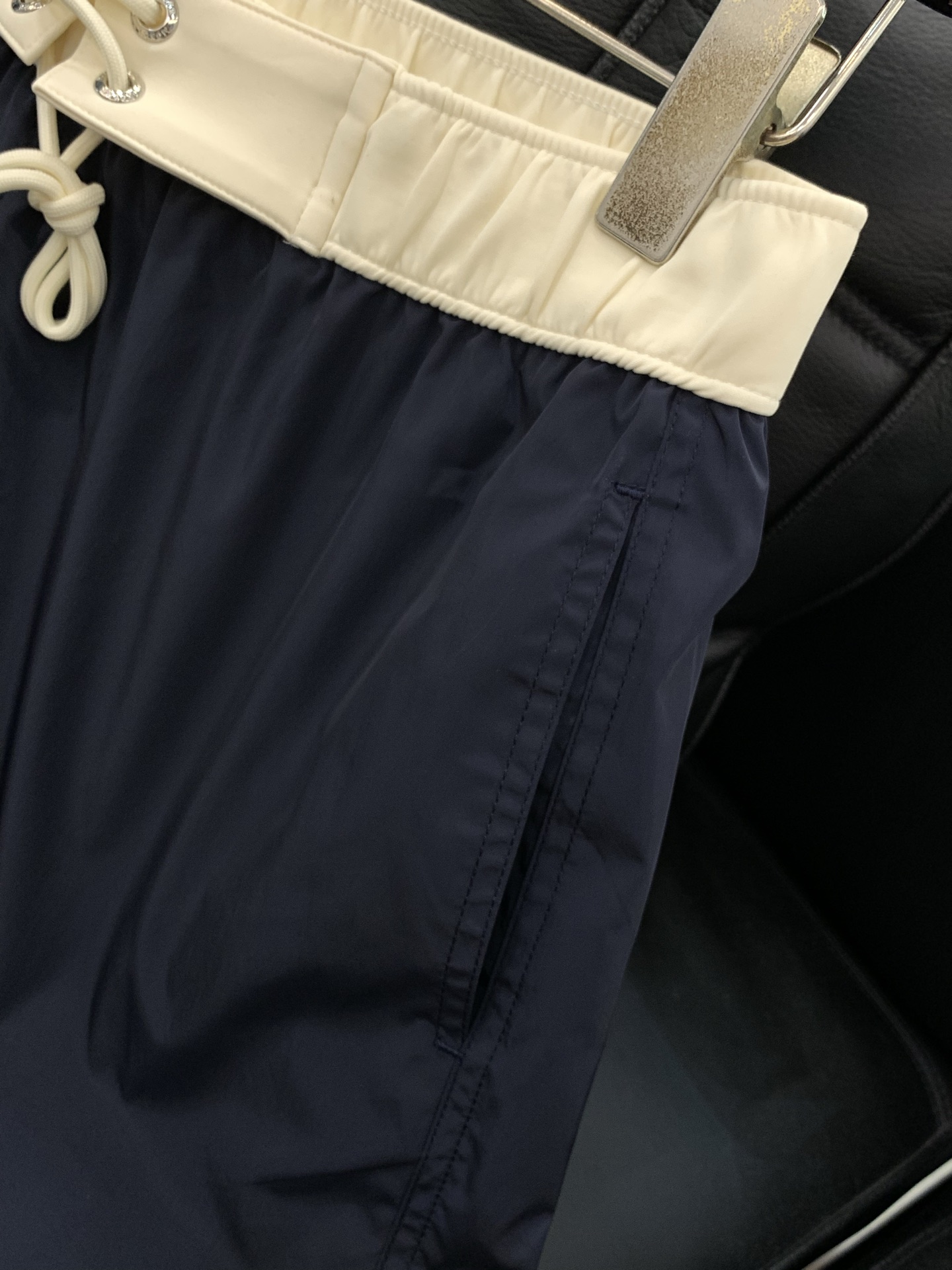 ，Moncler 蒙口，2026夏季最新品，专柜同步有售，原单狠货，时尚休闲短裤，采用进口原版面料，顶级