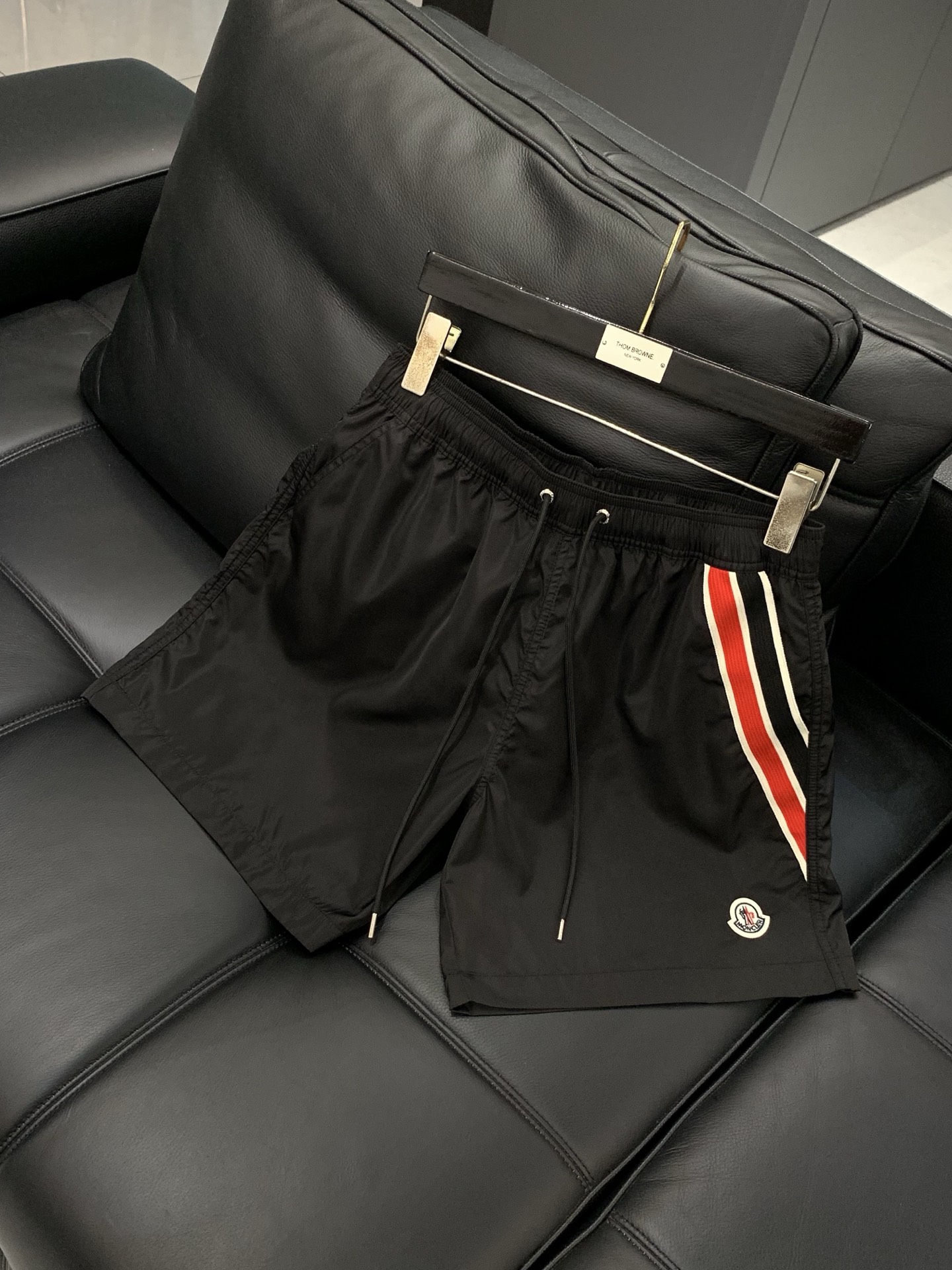 ，Moncler 蒙口，2026夏季最新品，专柜同步有售，原单狠货，时尚休闲短裤，采用进口原版面料，顶级