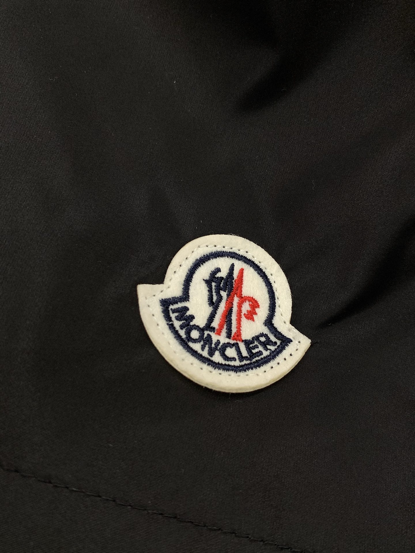 ，Moncler 蒙口，2026夏季最新品，专柜同步有售，原单狠货，时尚休闲短裤，采用进口原版面料，顶级