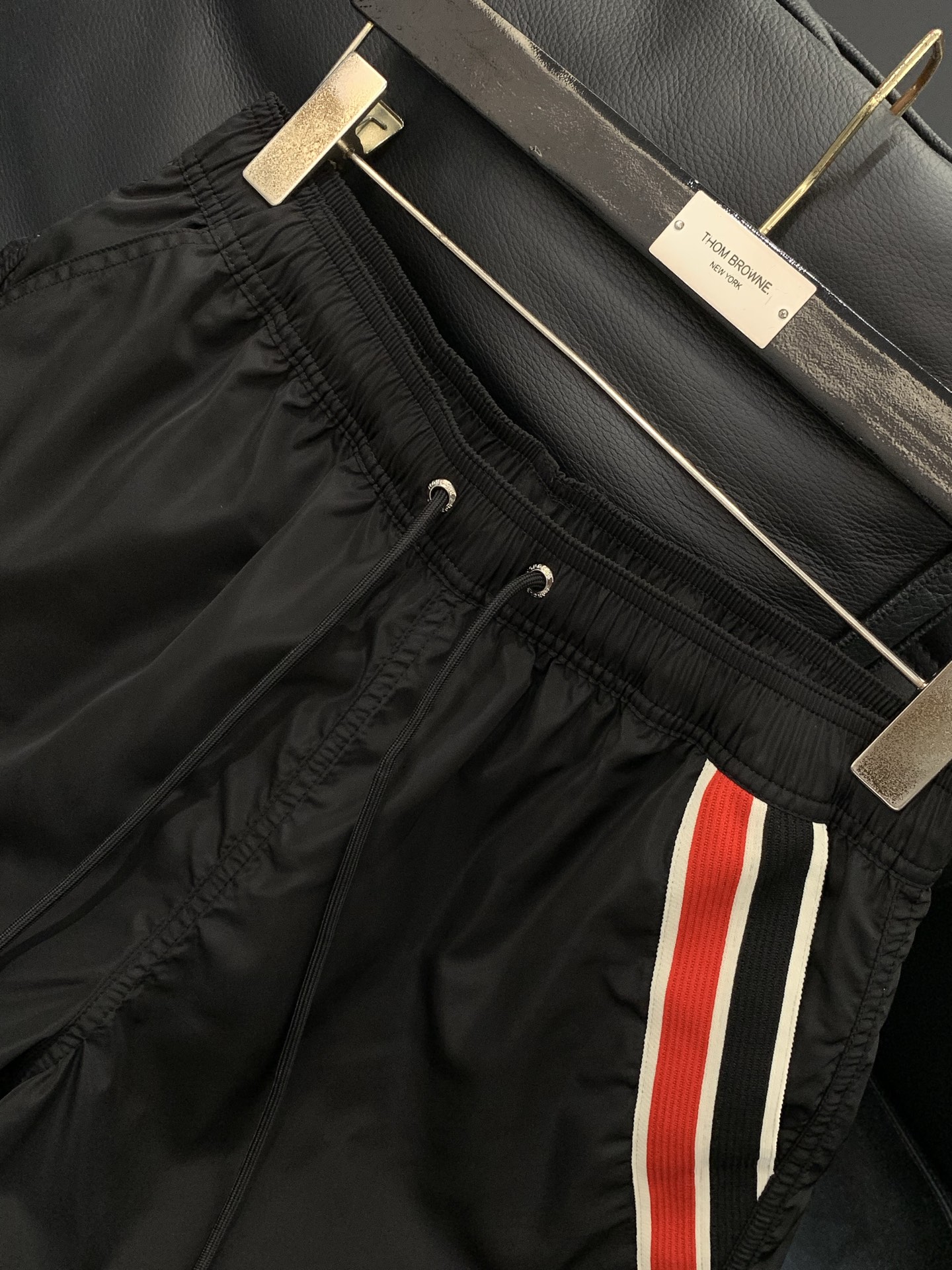 ，Moncler 蒙口，2026夏季最新品，专柜同步有售，原单狠货，时尚休闲短裤，采用进口原版面料，顶级