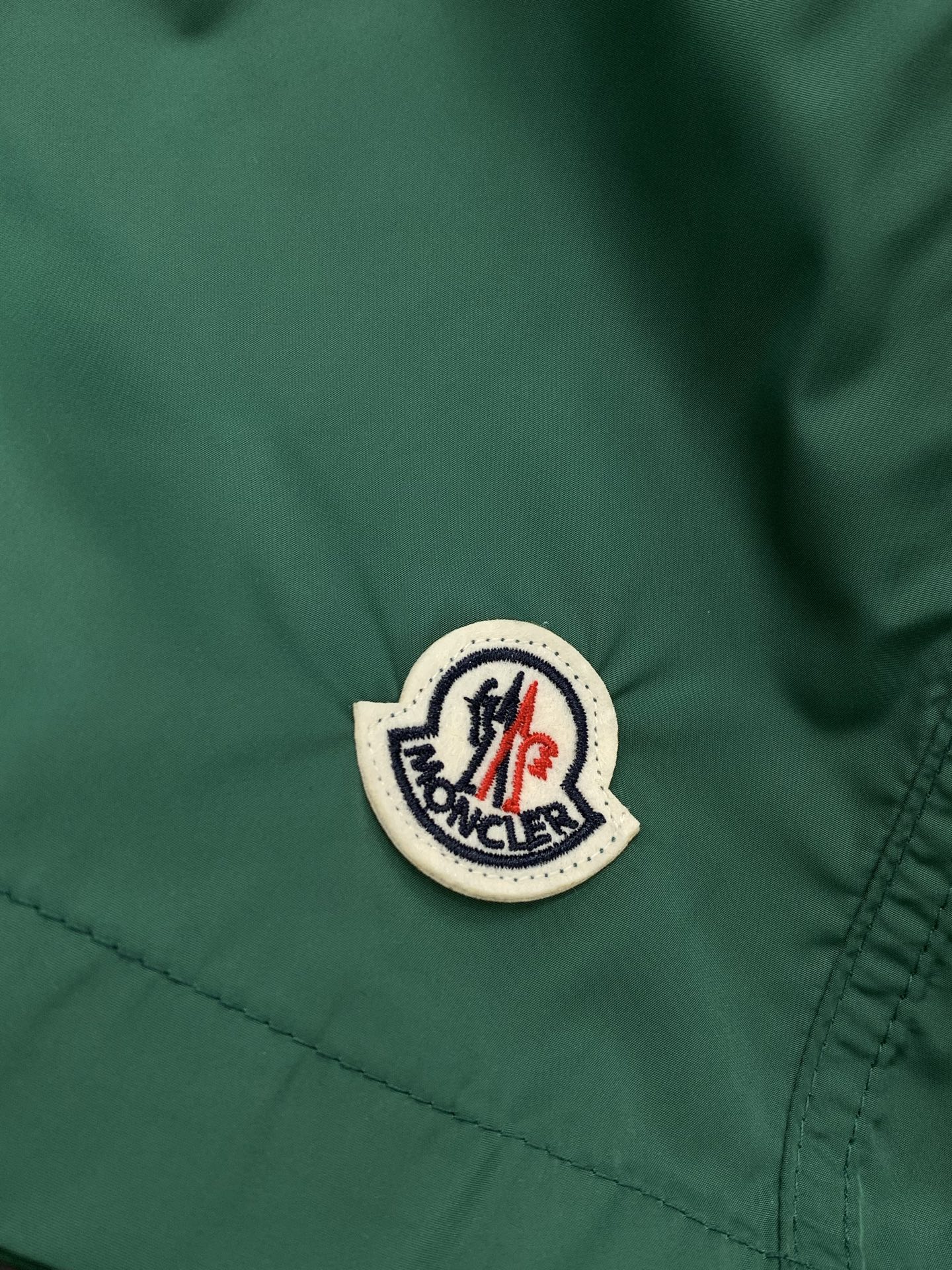 ，Moncler 蒙口，2026夏季最新品，专柜同步有售，原单狠货，时尚休闲短裤，采用进口原版面料，顶级