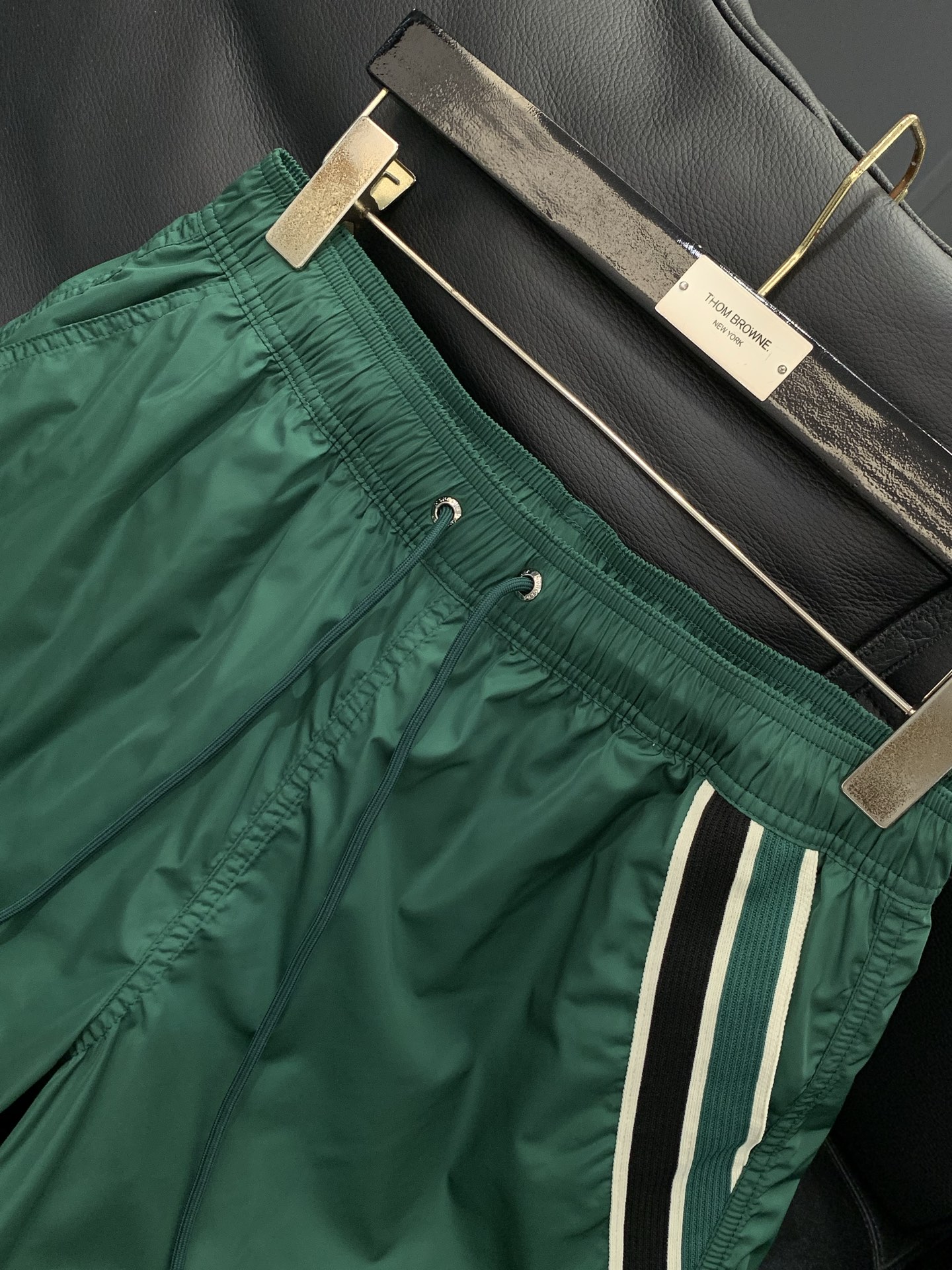 ，Moncler 蒙口，2026夏季最新品，专柜同步有售，原单狠货，时尚休闲短裤，采用进口原版面料，顶级