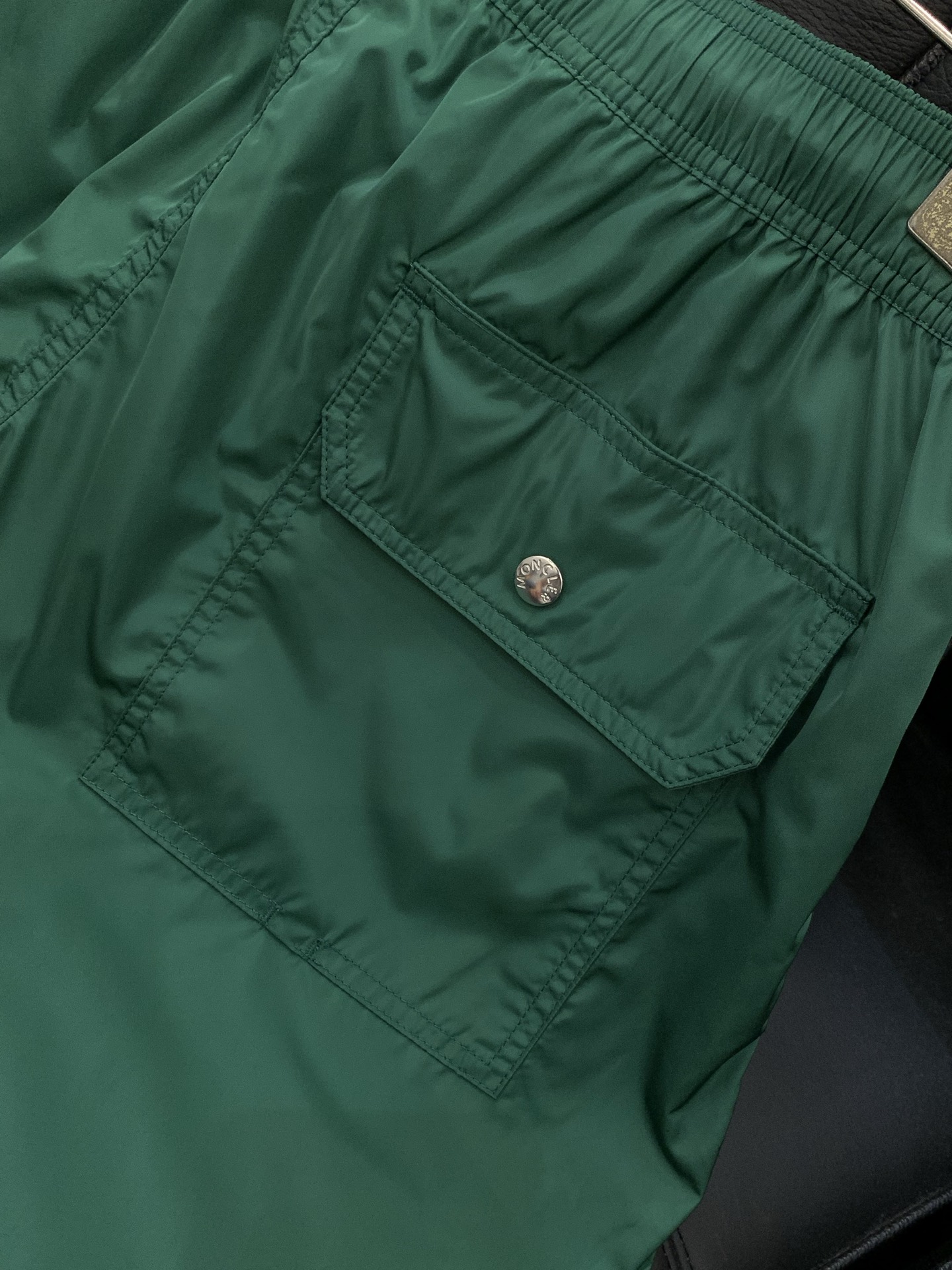 ，Moncler 蒙口，2026夏季最新品，专柜同步有售，原单狠货，时尚休闲短裤，采用进口原版面料，顶级