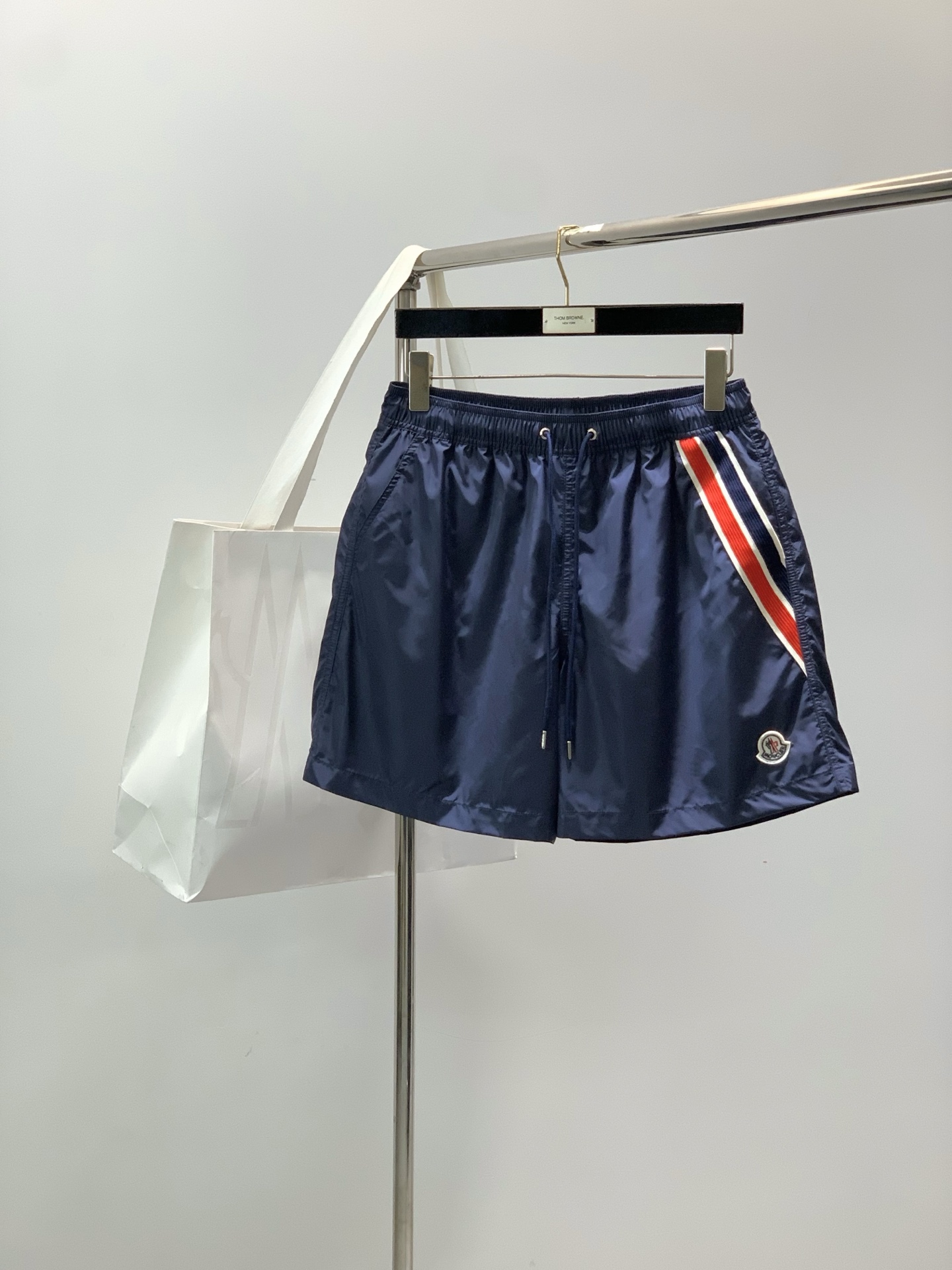 ，Moncler 蒙口，2026夏季最新品，专柜同步有售，原单狠货，时尚休闲短裤，采用进口原版面料，顶级