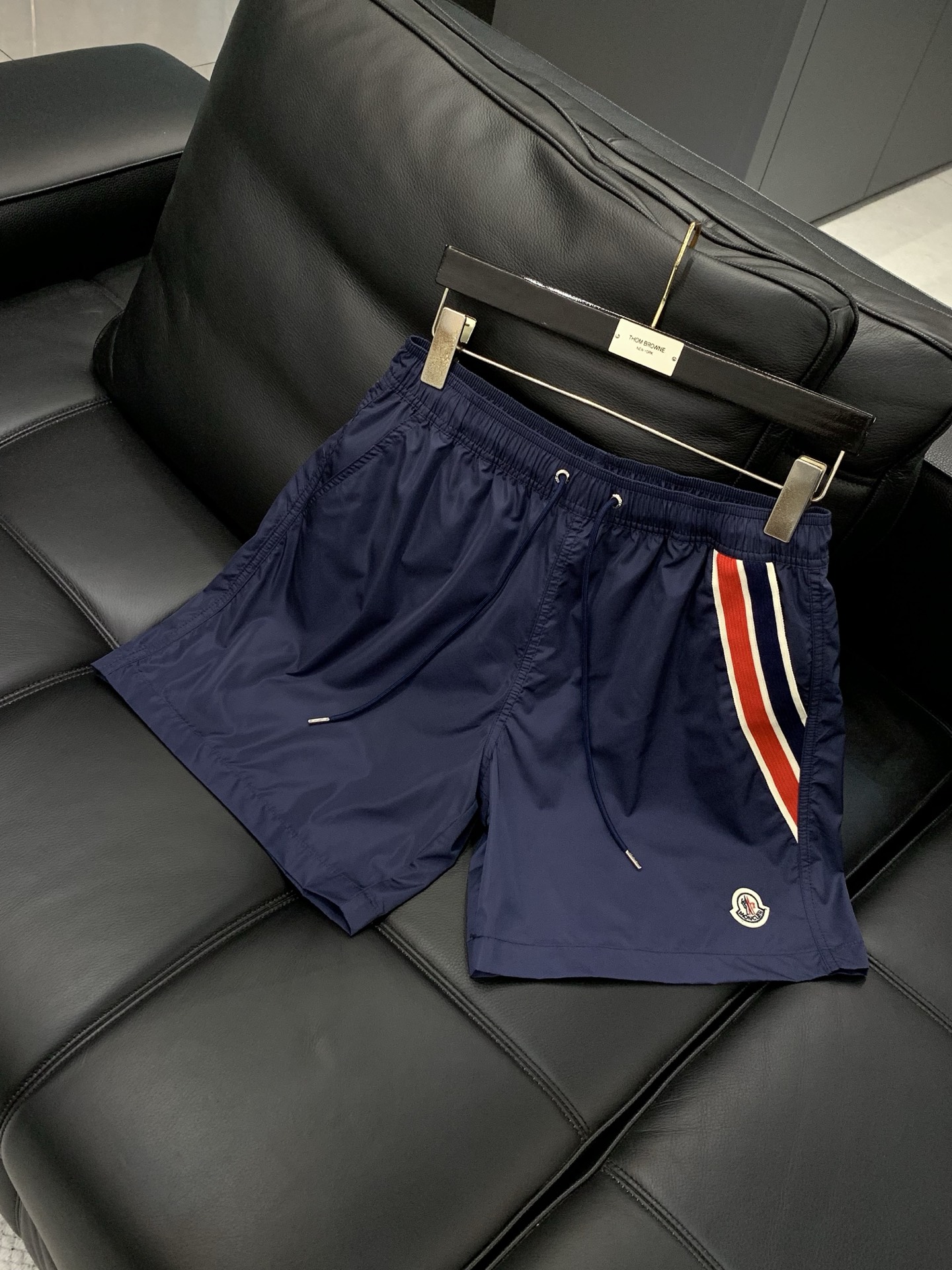 ，Moncler 蒙口，2026夏季最新品，专柜同步有售，原单狠货，时尚休闲短裤，采用进口原版面料，顶级