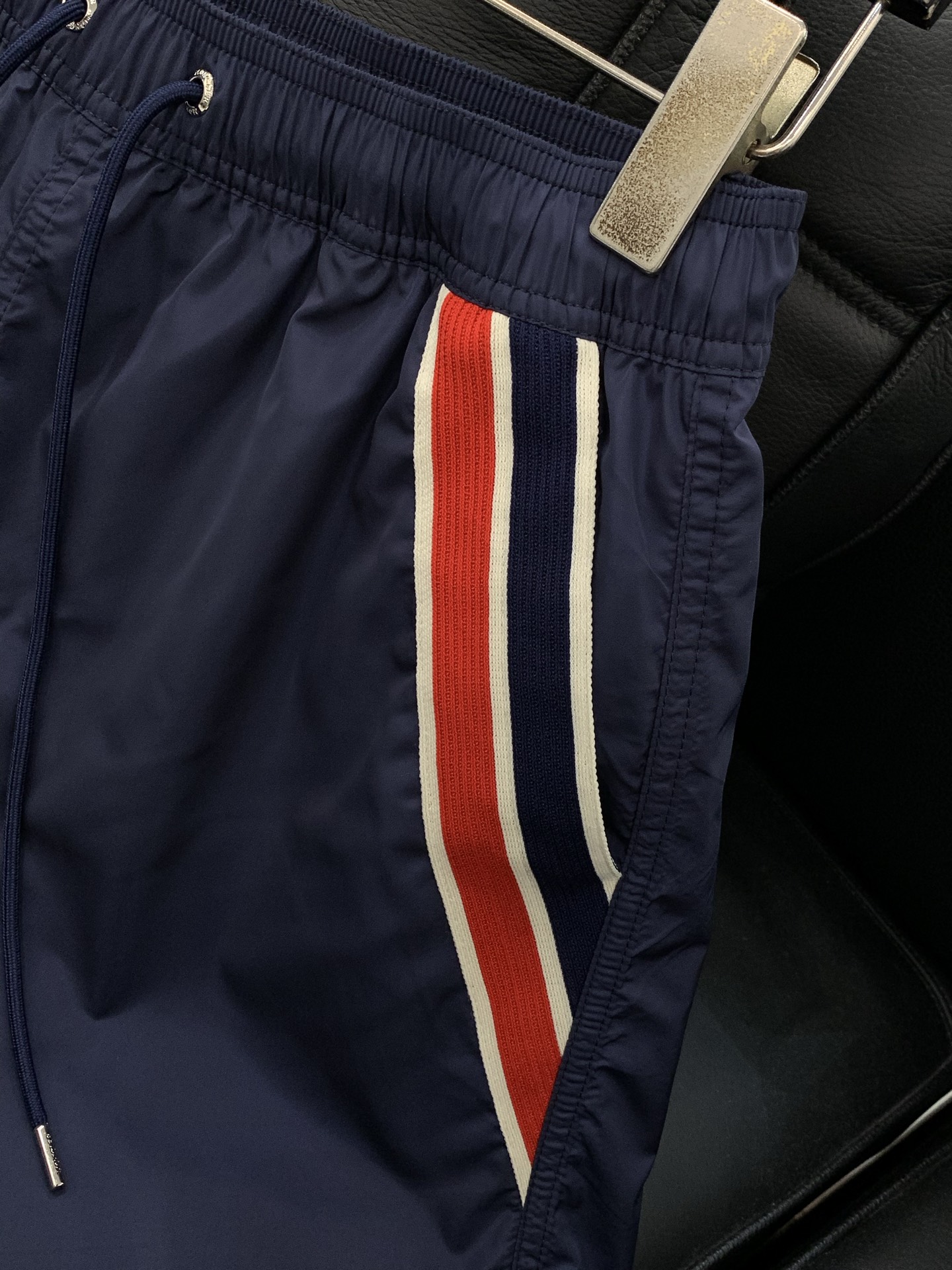 ，Moncler 蒙口，2026夏季最新品，专柜同步有售，原单狠货，时尚休闲短裤，采用进口原版面料，顶级