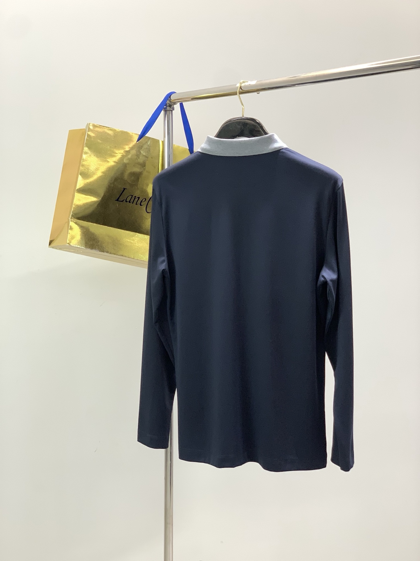 ，意大利神狮，2026春季最新品，专柜同步有售，原单狠货，时尚休闲翻领长袖T恤，采用进口原版面料，顶级刺