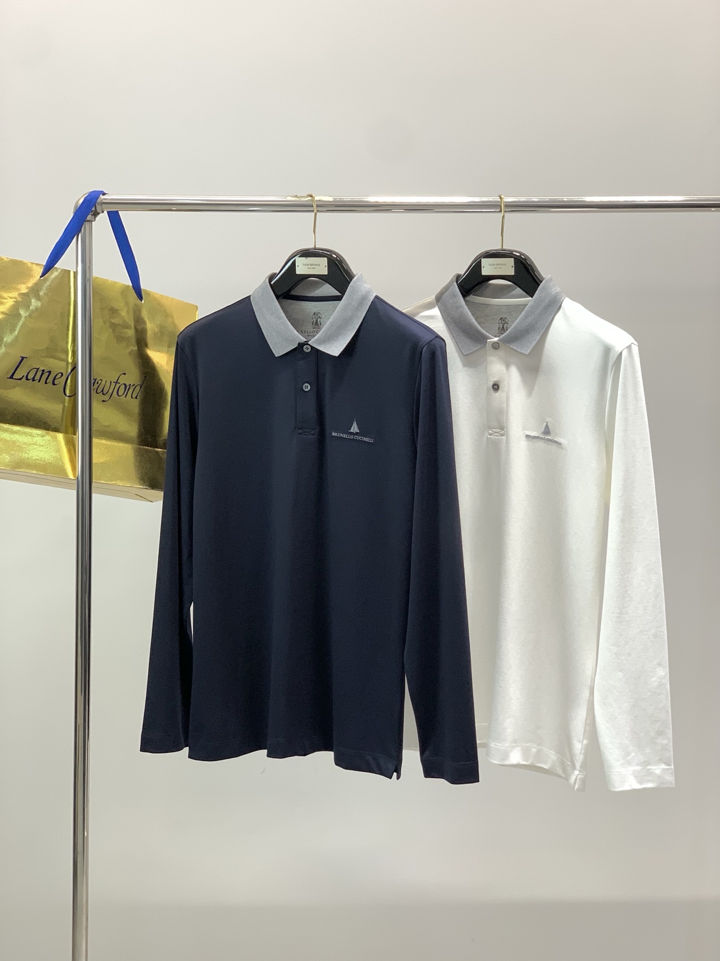 ，意大利神狮，2026春季最新品，专柜同步有售，原单狠货，时尚休闲翻领长袖T恤，采用进口原版面料，顶级刺