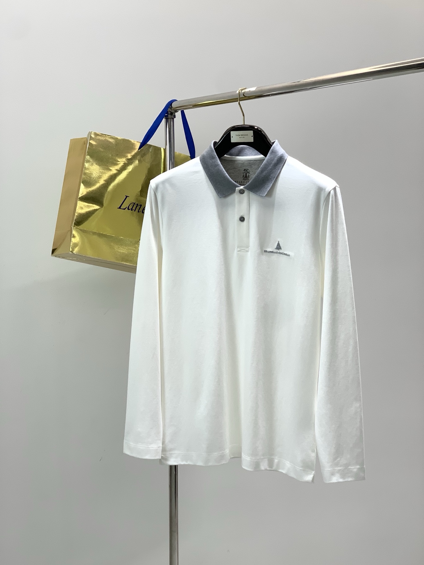 ，意大利神狮，2026春季最新品，专柜同步有售，原单狠货，时尚休闲翻领长袖T恤，采用进口原版面料，顶级刺