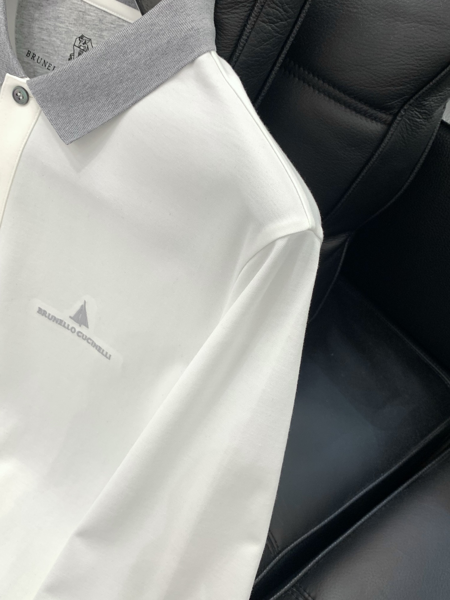 ，意大利神狮，2026春季最新品，专柜同步有售，原单狠货，时尚休闲翻领长袖T恤，采用进口原版面料，顶级刺