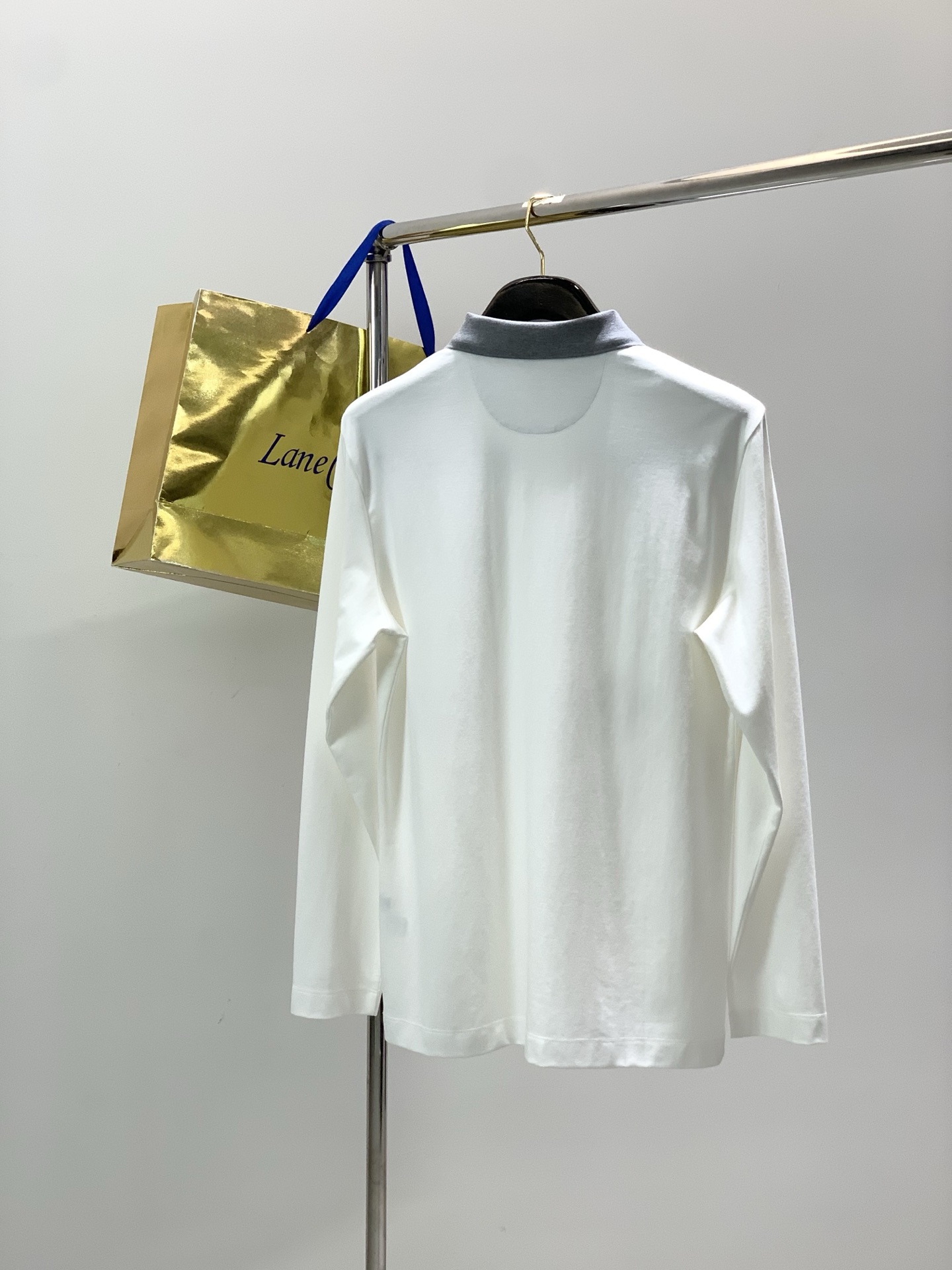 ，意大利神狮，2026春季最新品，专柜同步有售，原单狠货，时尚休闲翻领长袖T恤，采用进口原版面料，顶级刺