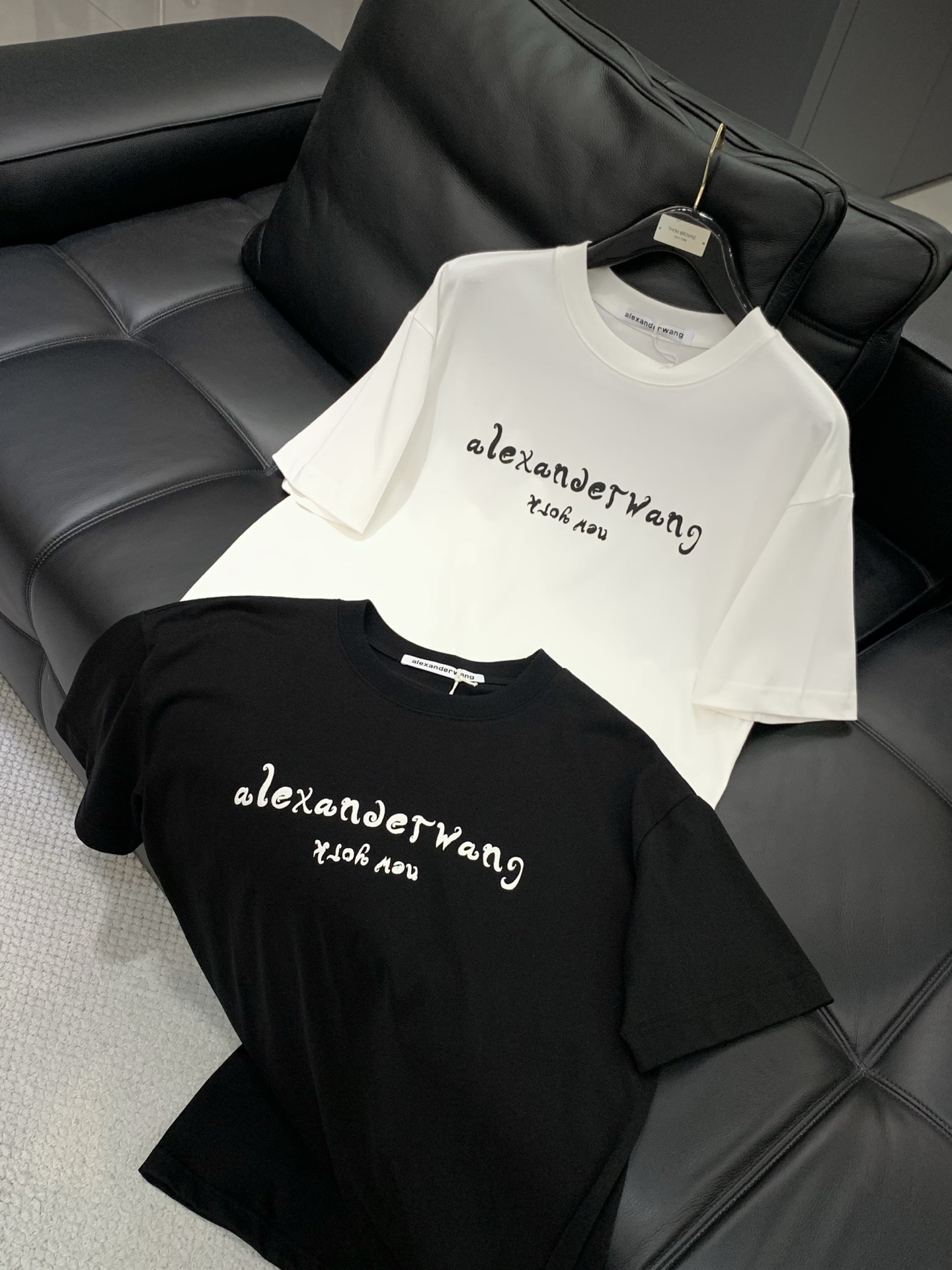 ，Alexander Wang 亚历山大·王，2026春夏新品，时尚休闲圆领短袖T恤，专柜同步有售，顶级