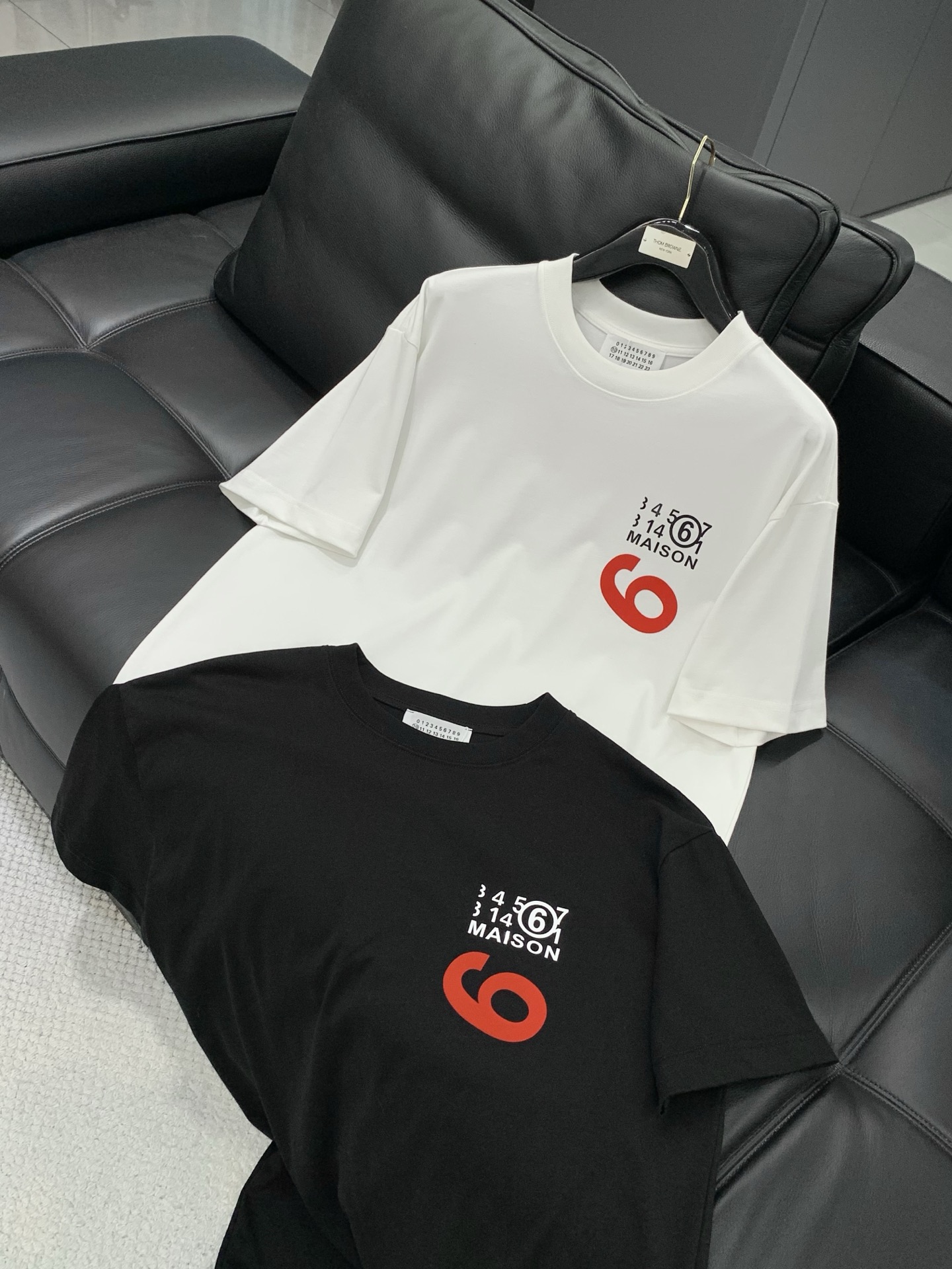 ，Maison Margiela马吉拉，春夏最新品，专柜同步有售，原单狠货，时尚休闲圆领短袖T恤，上身舒