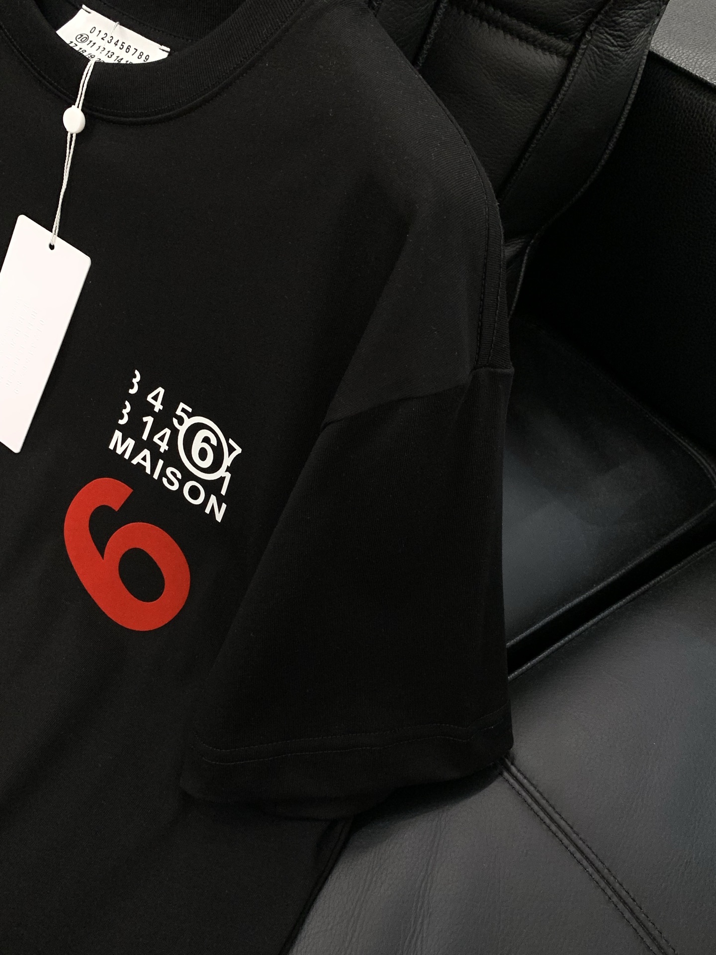 ，Maison Margiela马吉拉，春夏最新品，专柜同步有售，原单狠货，时尚休闲圆领短袖T恤，上身舒