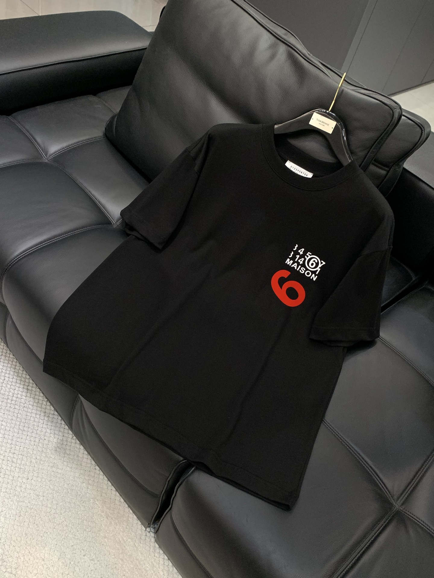 ，Maison Margiela马吉拉，春夏最新品，专柜同步有售，原单狠货，时尚休闲圆领短袖T恤，上身舒