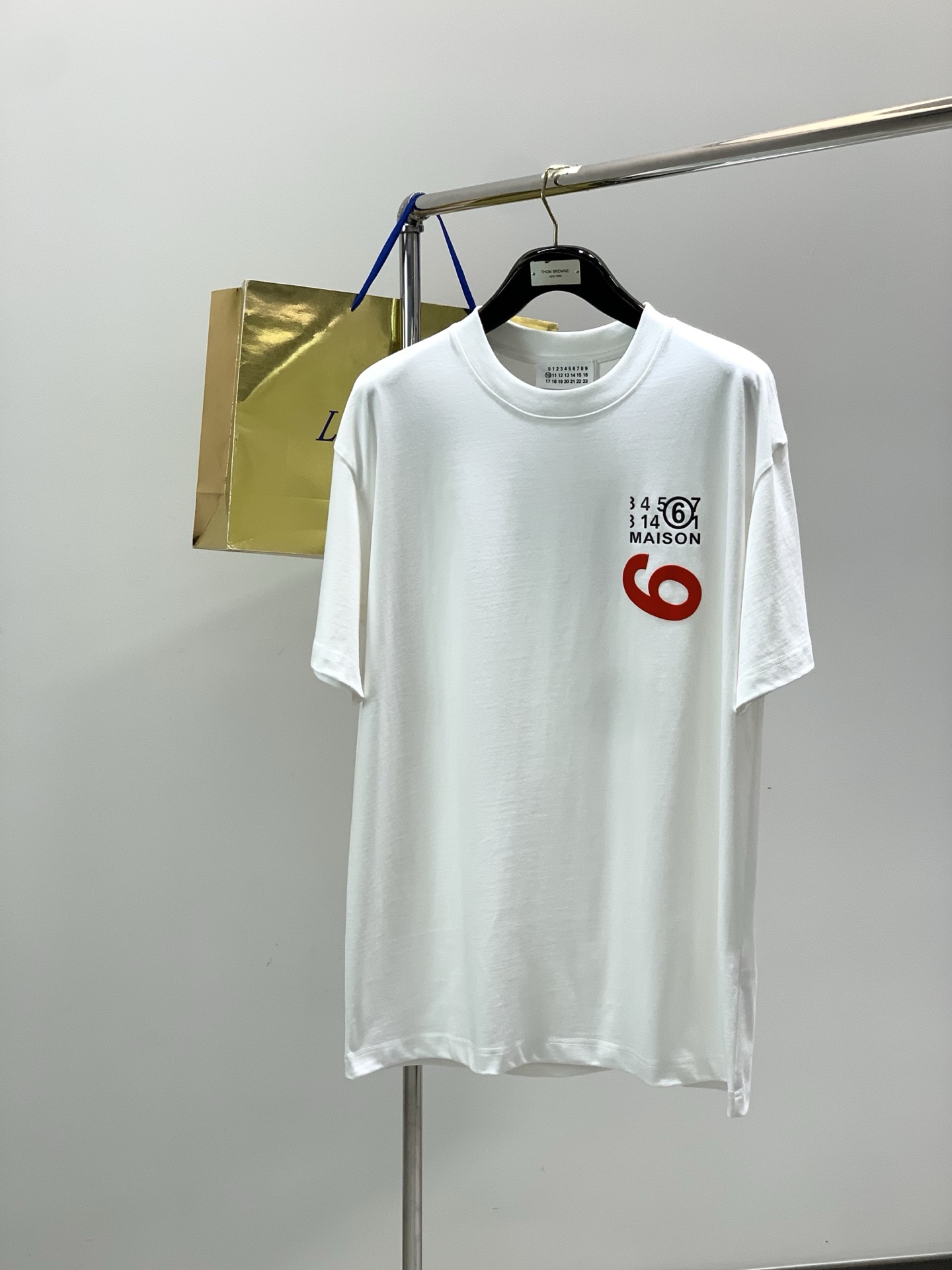 ，Maison Margiela马吉拉，春夏最新品，专柜同步有售，原单狠货，时尚休闲圆领短袖T恤，上身舒