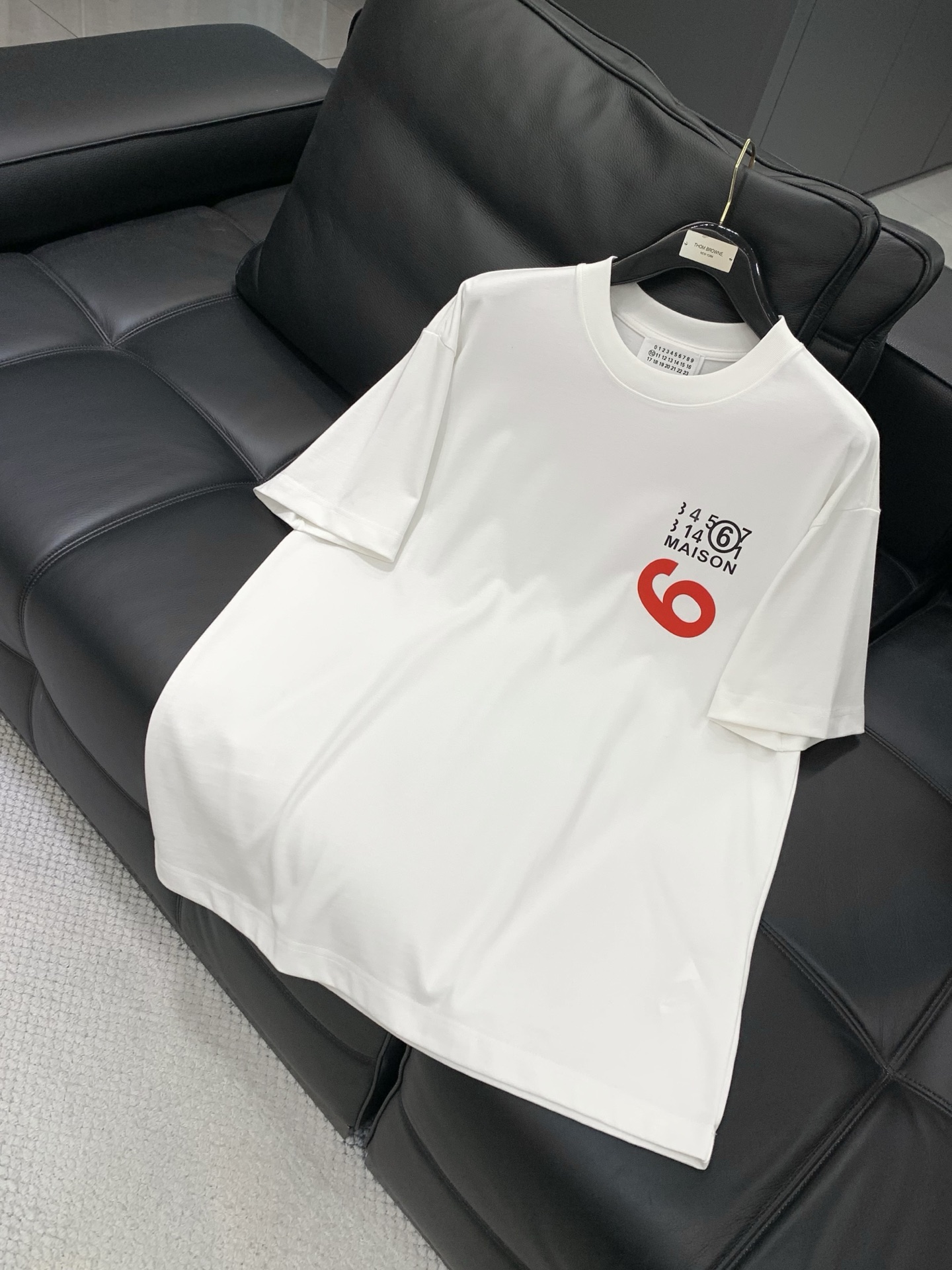 ，Maison Margiela马吉拉，春夏最新品，专柜同步有售，原单狠货，时尚休闲圆领短袖T恤，上身舒