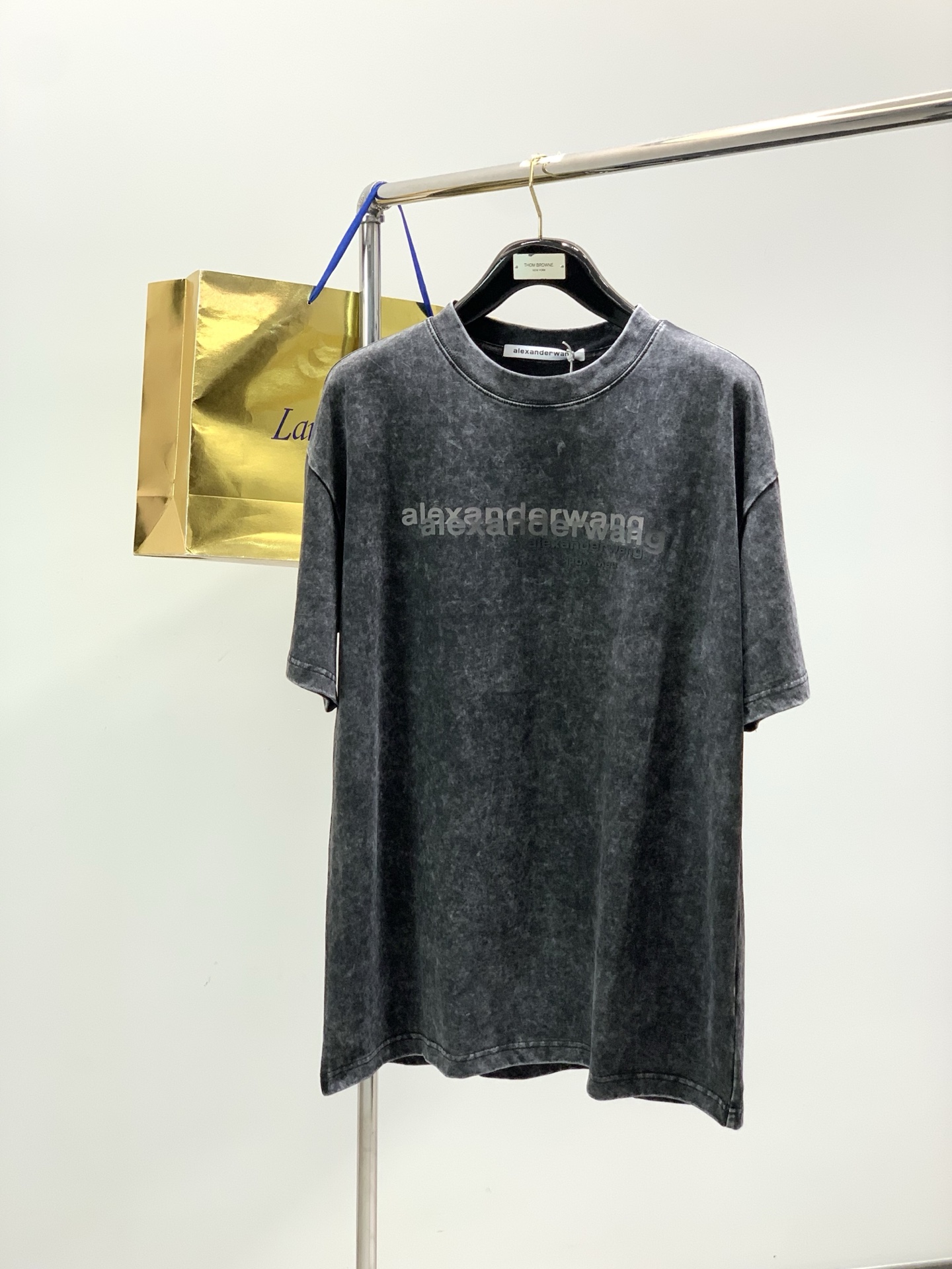 ，Alexander Wang 亚历山大·王，2026春夏新品，时尚休闲圆领短袖T恤，专柜同步有售，顶级