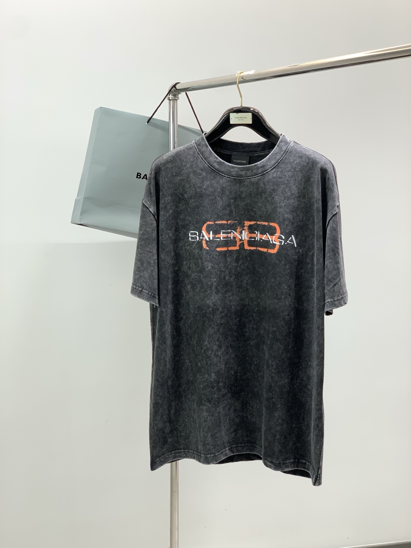 ，Balenciaga 巴黎世家，2026春夏最新款，专柜同步有售，原单狠货，爆款时尚休闲圆领短袖T恤，