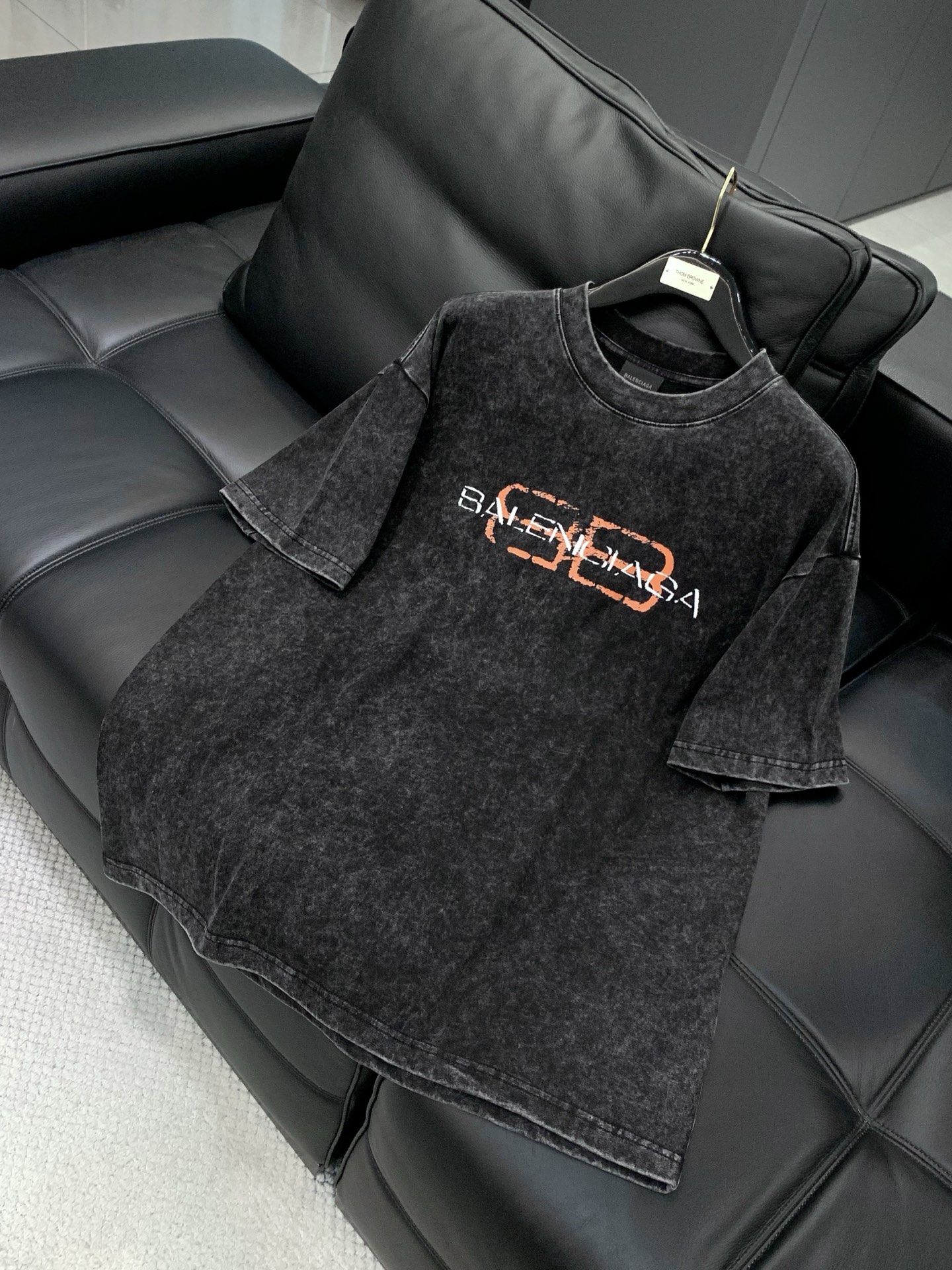 ，Balenciaga 巴黎世家，2026春夏最新款，专柜同步有售，原单狠货，爆款时尚休闲圆领短袖T恤，
