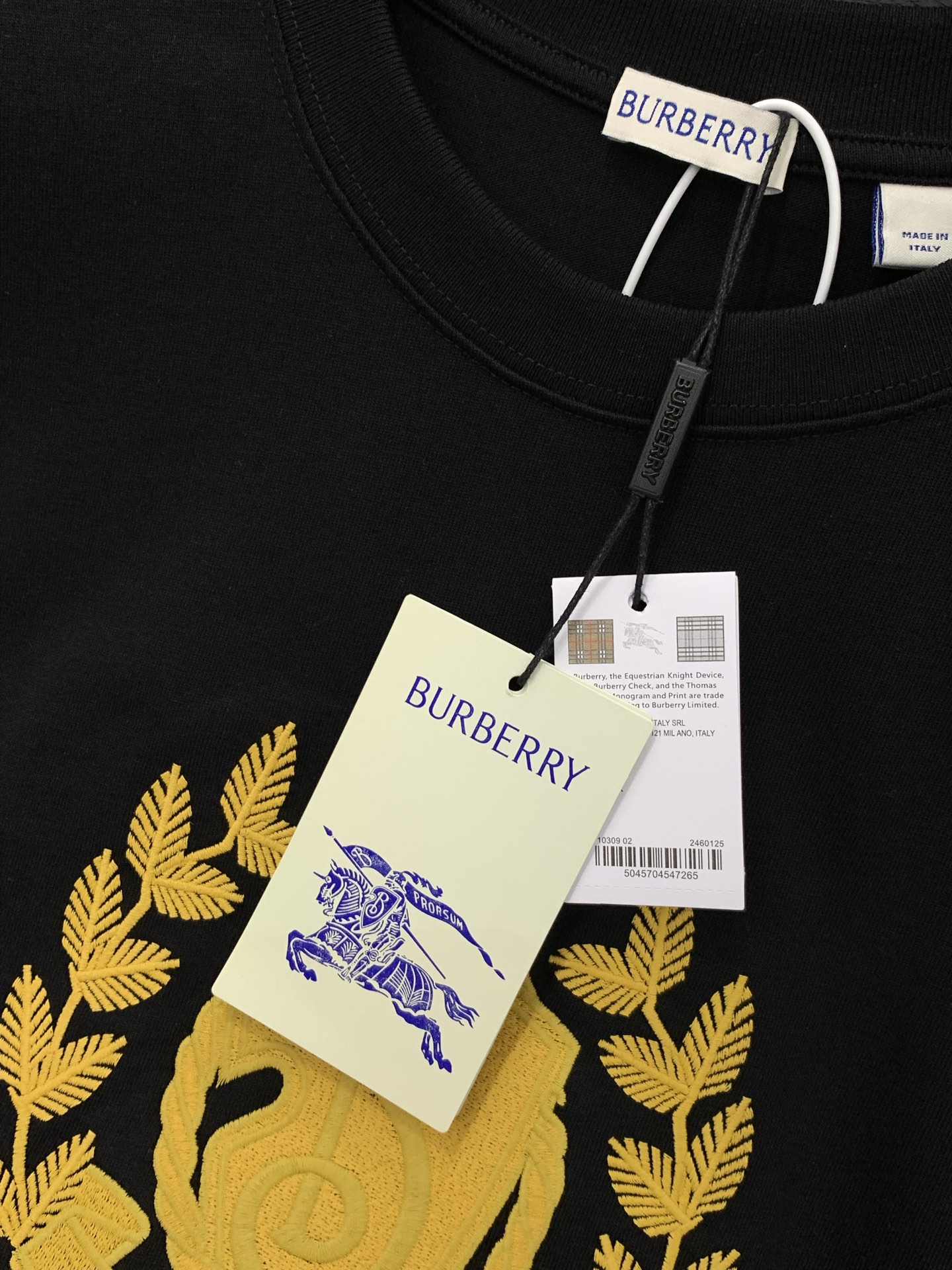 ，Burberry 巴宝莉，2026春夏最新品，专柜同步有售，原单狠货，时尚休闲圆领短袖T恤，进口原版面