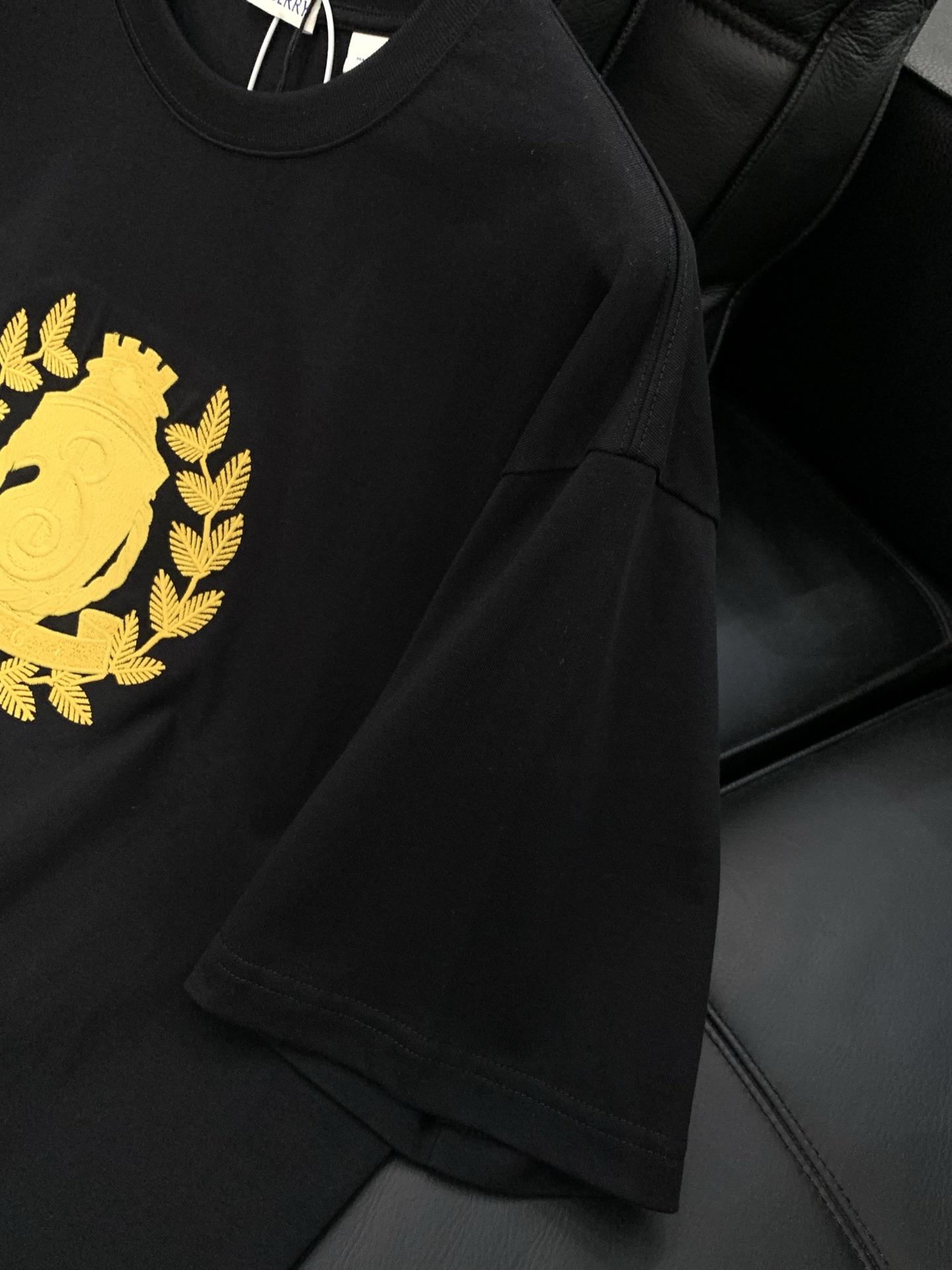 ，Burberry 巴宝莉，2026春夏最新品，专柜同步有售，原单狠货，时尚休闲圆领短袖T恤，进口原版面