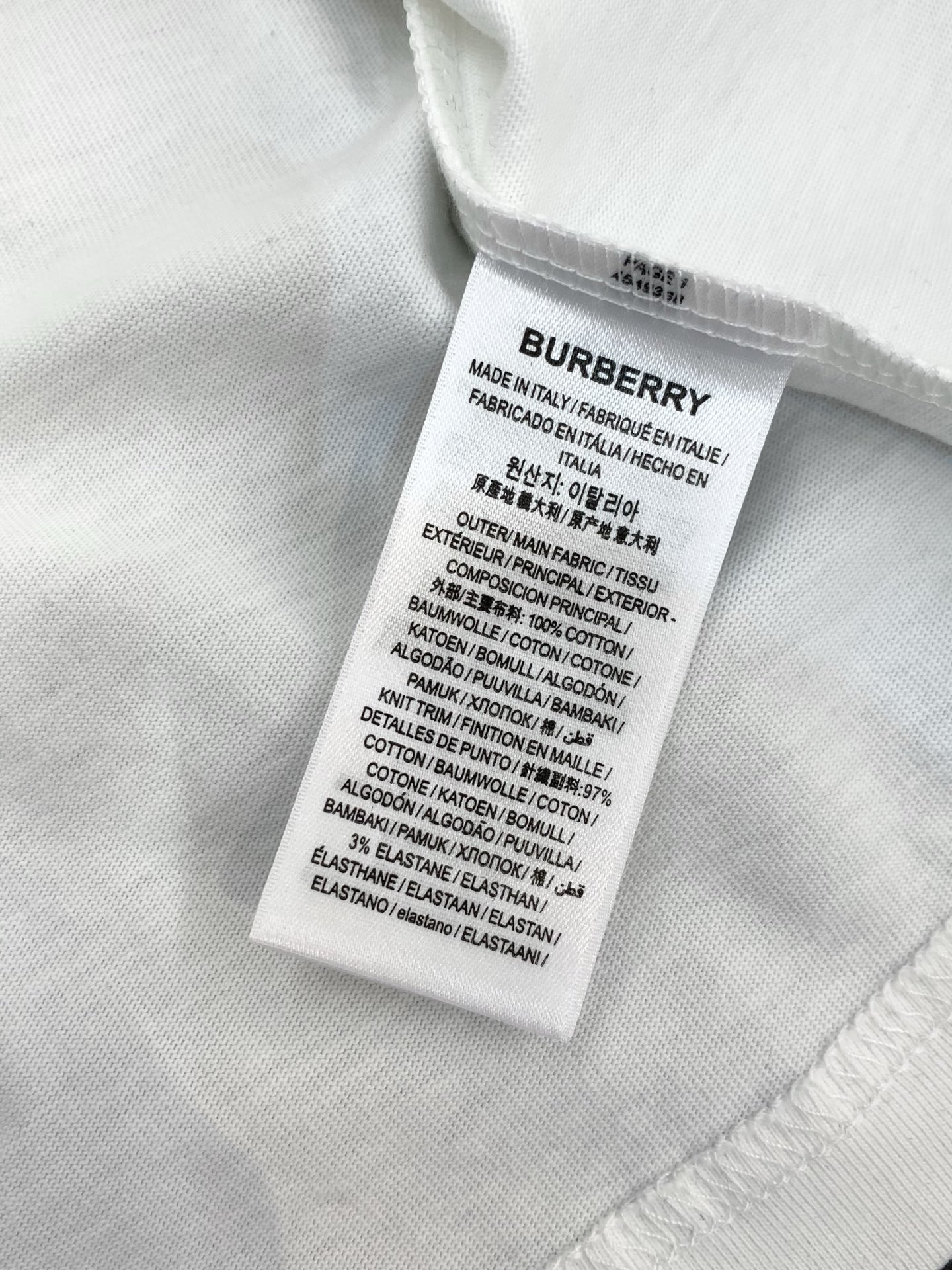 ，Burberry 巴宝莉，2026春夏最新品，专柜同步有售，原单狠货，时尚休闲圆领短袖T恤，进口原版面