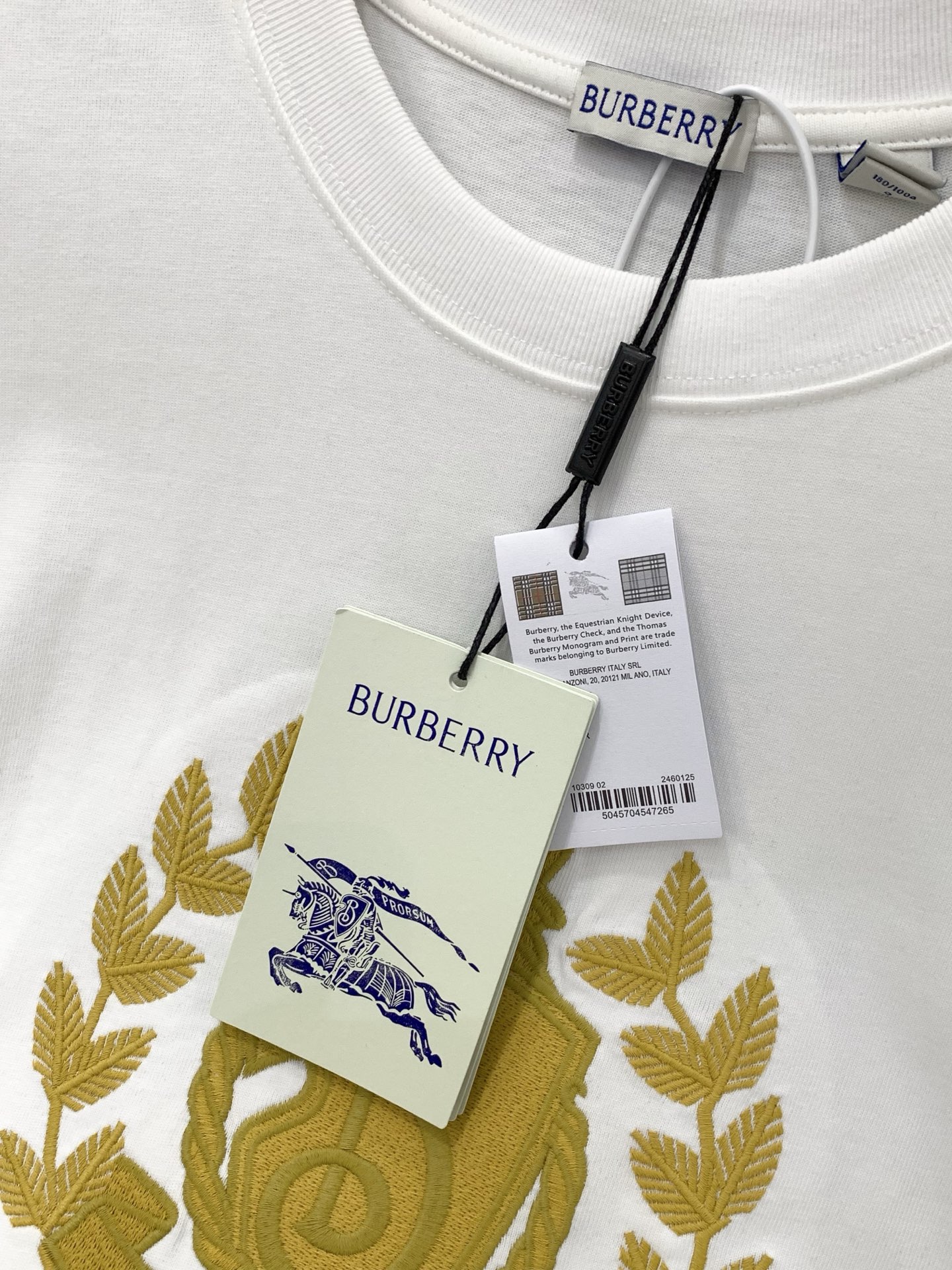 ，Burberry 巴宝莉，2026春夏最新品，专柜同步有售，原单狠货，时尚休闲圆领短袖T恤，进口原版面