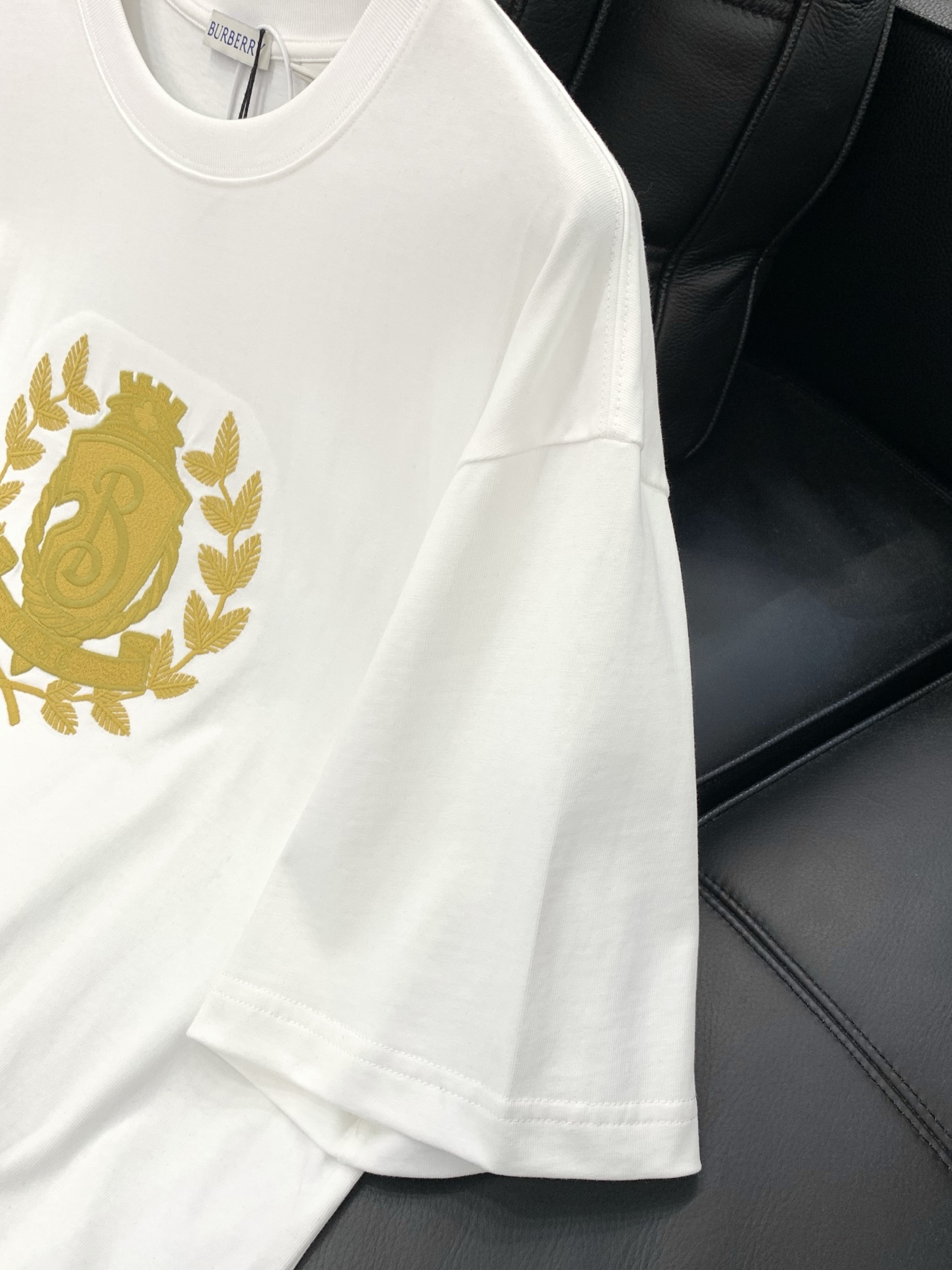 ，Burberry 巴宝莉，2026春夏最新品，专柜同步有售，原单狠货，时尚休闲圆领短袖T恤，进口原版面