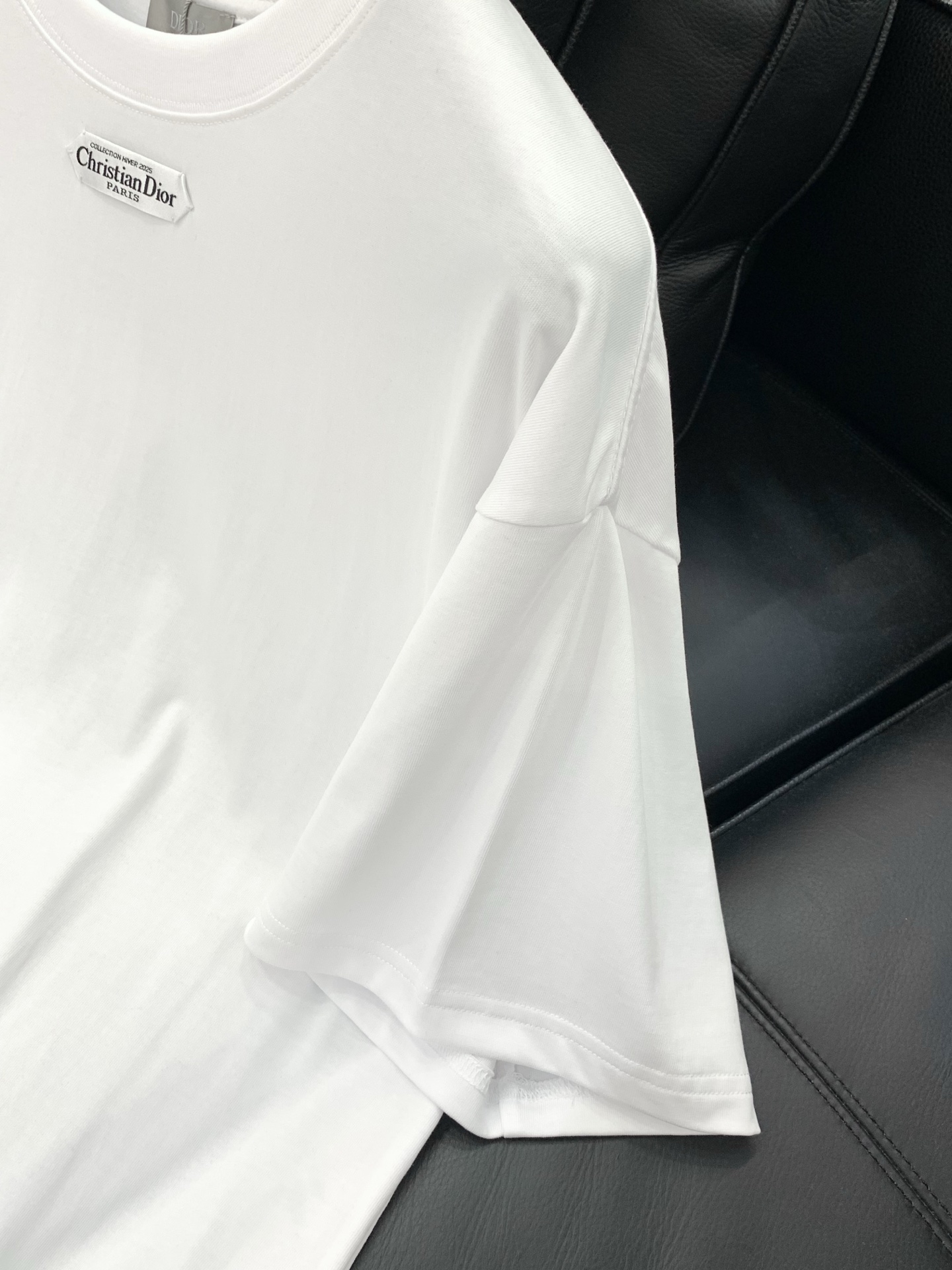 ，Dior 迪奥， 2026春夏新品，专柜同步有售，简约时尚休闲圆领短袖T恤，原版进口面料，舒适透气，顶