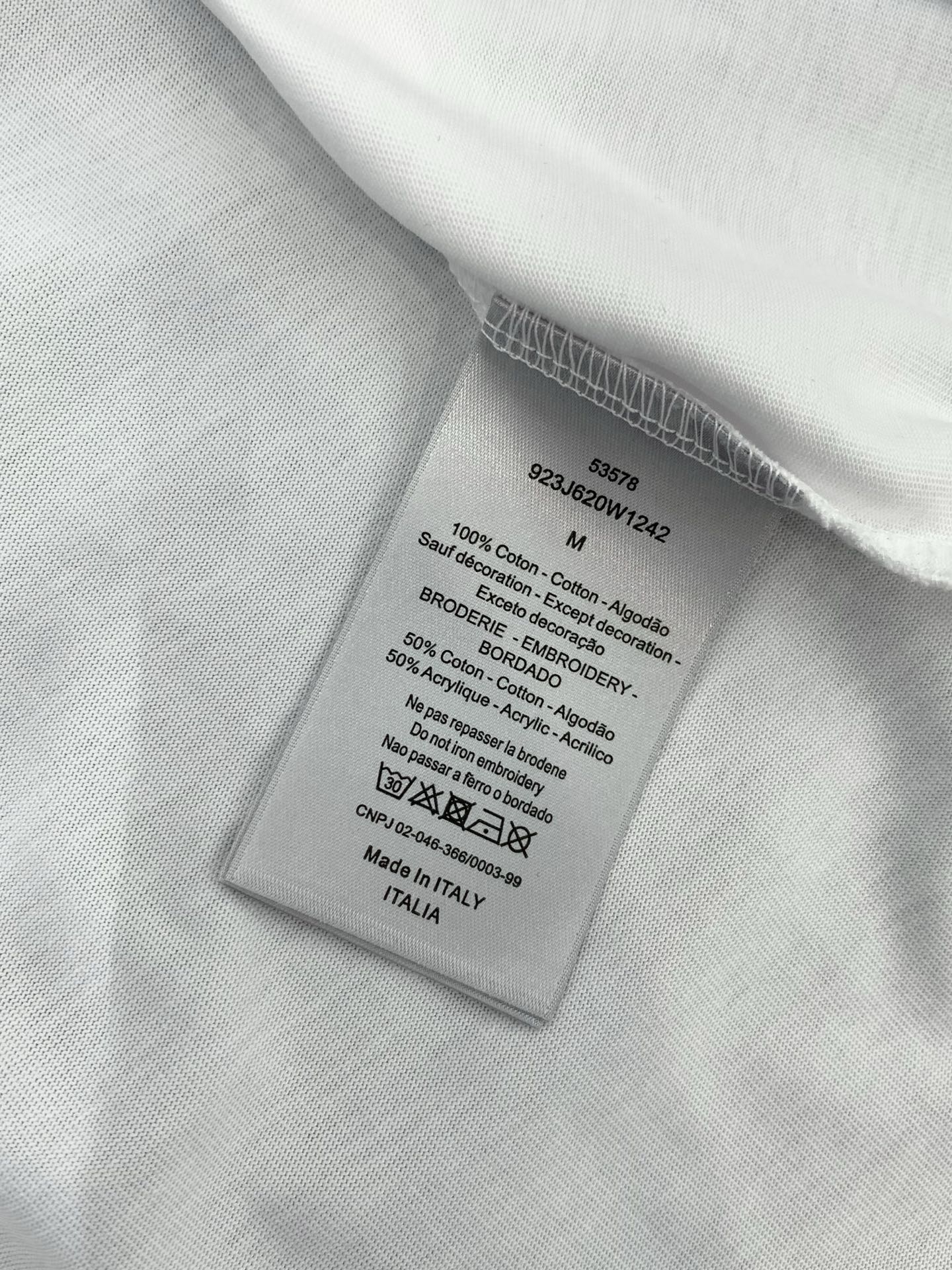 ，Dior 迪奥， 2026春夏新品，专柜同步有售，简约时尚休闲圆领短袖T恤，原版进口面料，舒适透气，顶