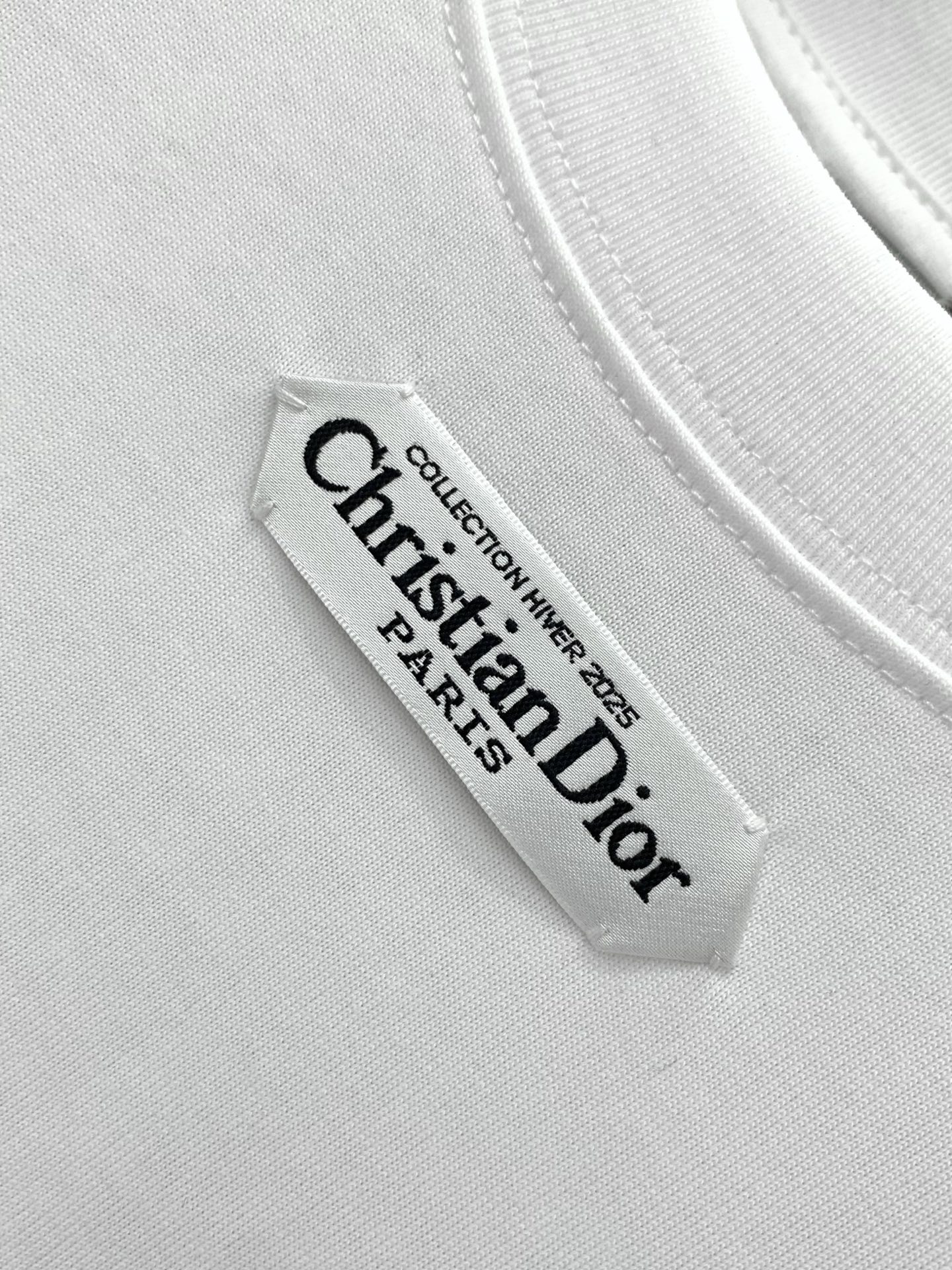 ，Dior 迪奥， 2026春夏新品，专柜同步有售，简约时尚休闲圆领短袖T恤，原版进口面料，舒适透气，顶