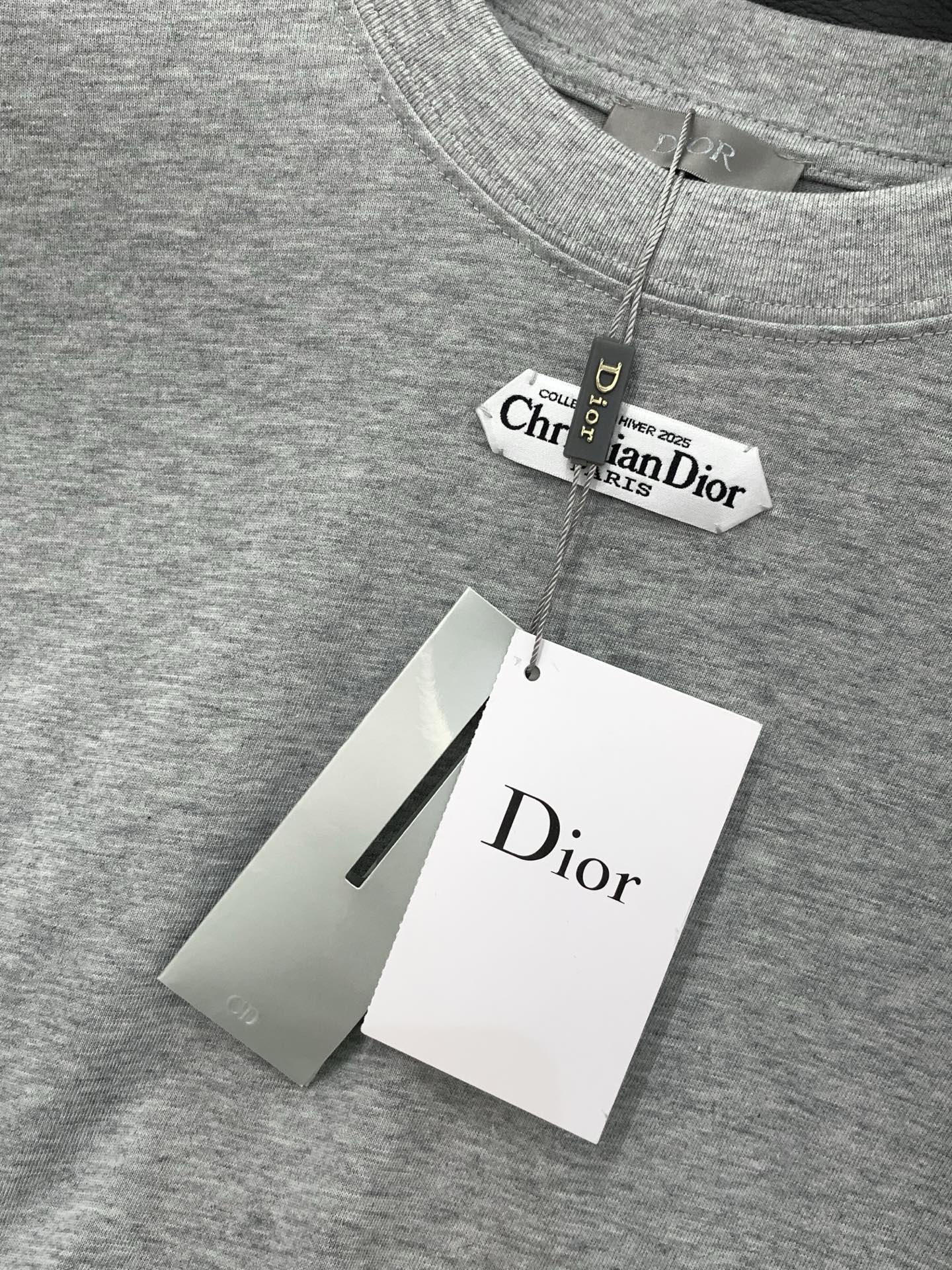 ，Dior 迪奥， 2026春夏新品，专柜同步有售，简约时尚休闲圆领短袖T恤，原版进口面料，舒适透气，顶
