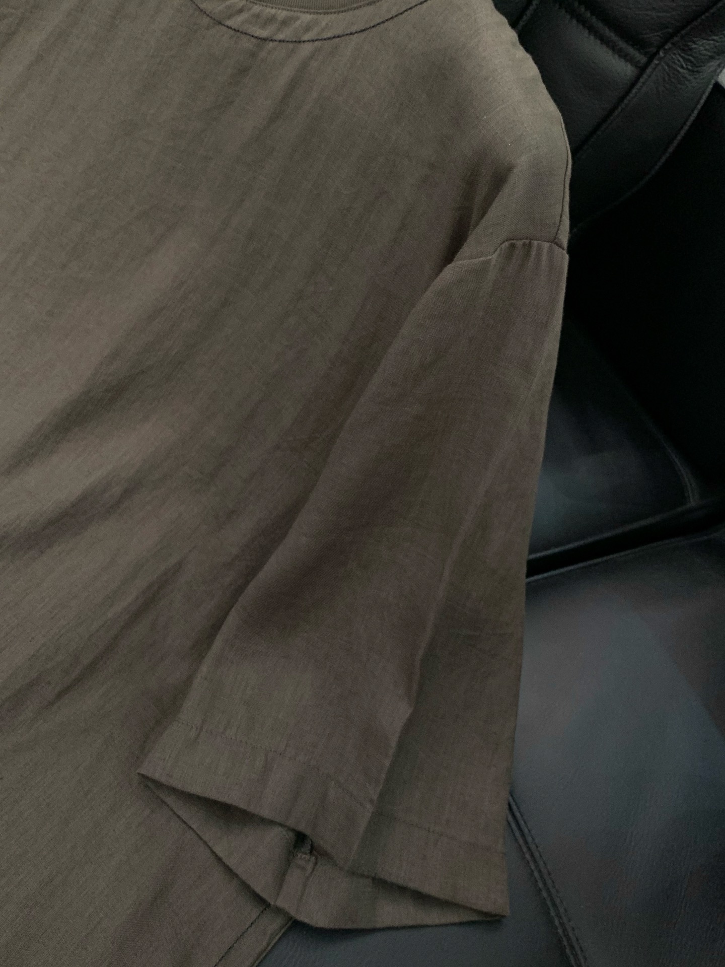 ，PRADA 普拉达，2026初夏最新品，专柜同步有售，时尚休闲圆领短袖T恤，进口原版面料，做工极为复杂