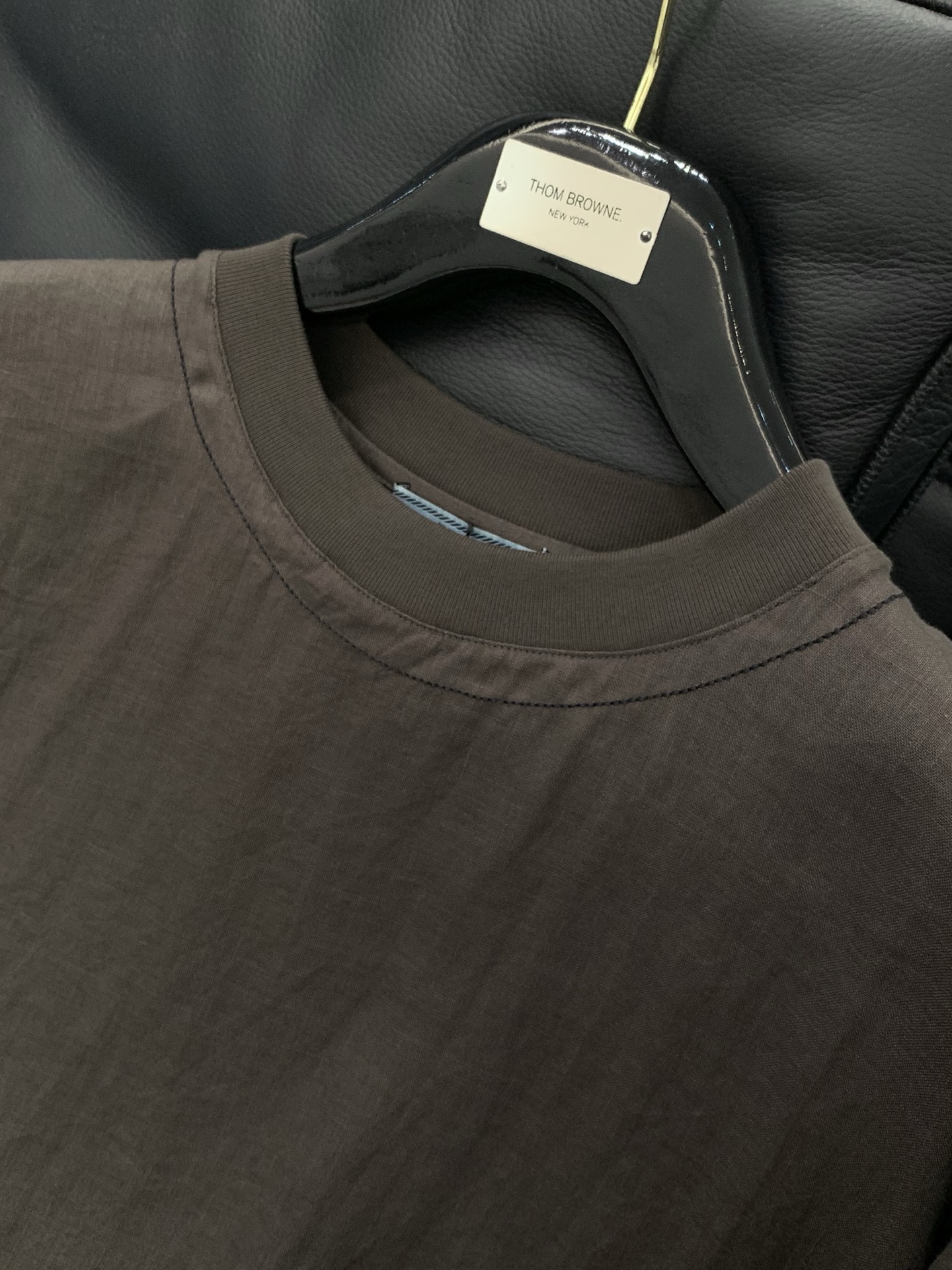 ，PRADA 普拉达，2026初夏最新品，专柜同步有售，时尚休闲圆领短袖T恤，进口原版面料，做工极为复杂