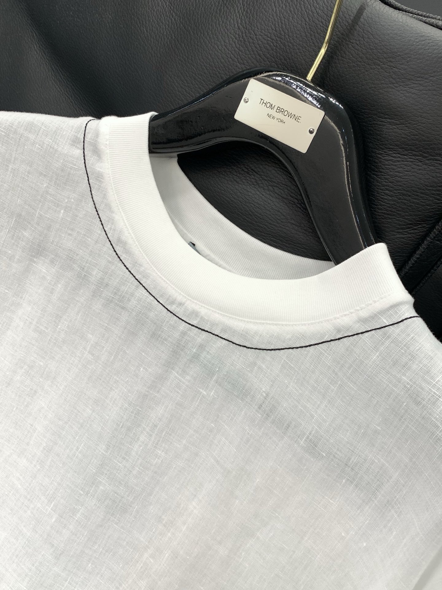 ，PRADA 普拉达，2026初夏最新品，专柜同步有售，时尚休闲圆领短袖T恤，进口原版面料，做工极为复杂