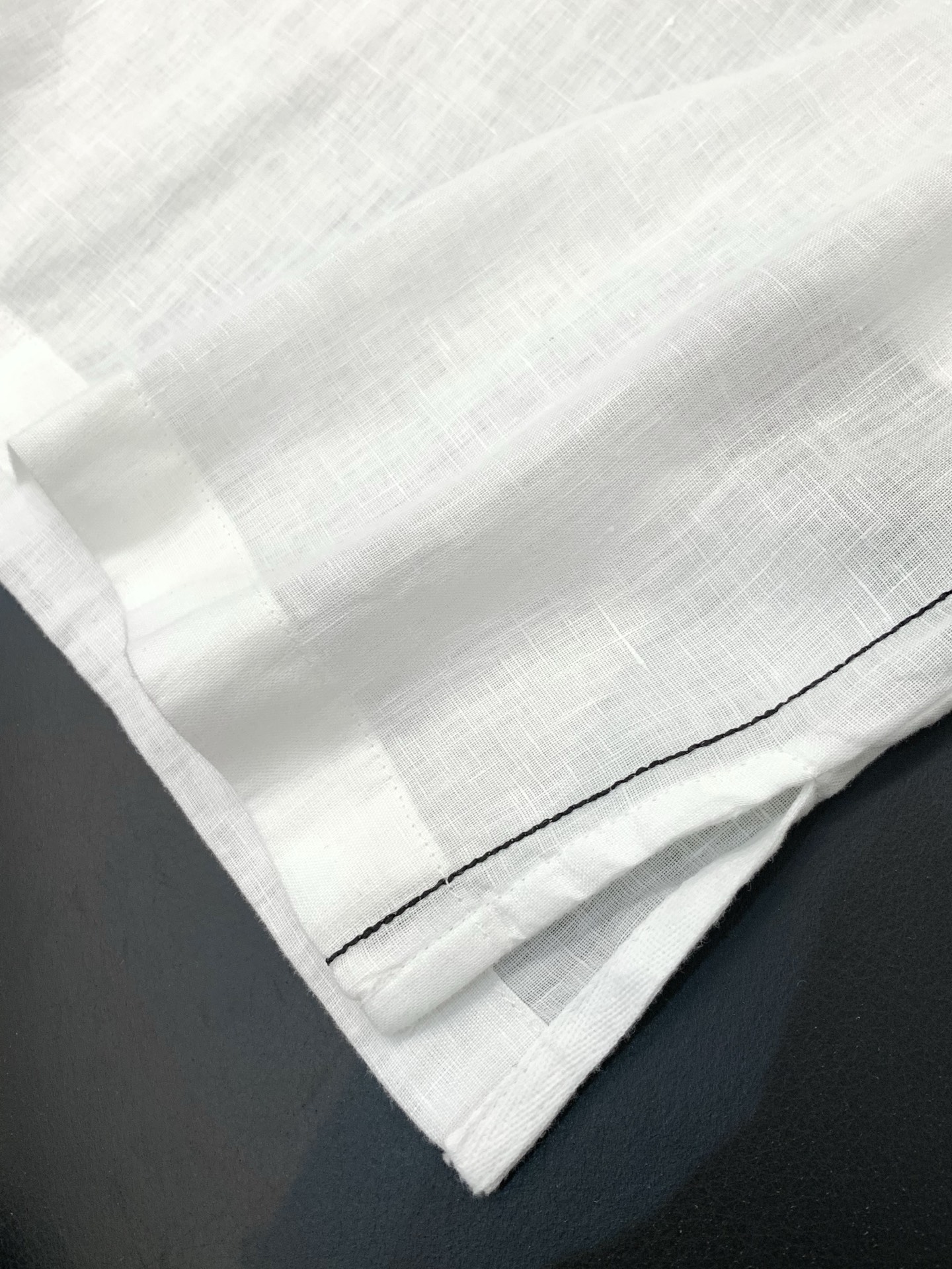 ，PRADA 普拉达，2026初夏最新品，专柜同步有售，时尚休闲圆领短袖T恤，进口原版面料，做工极为复杂