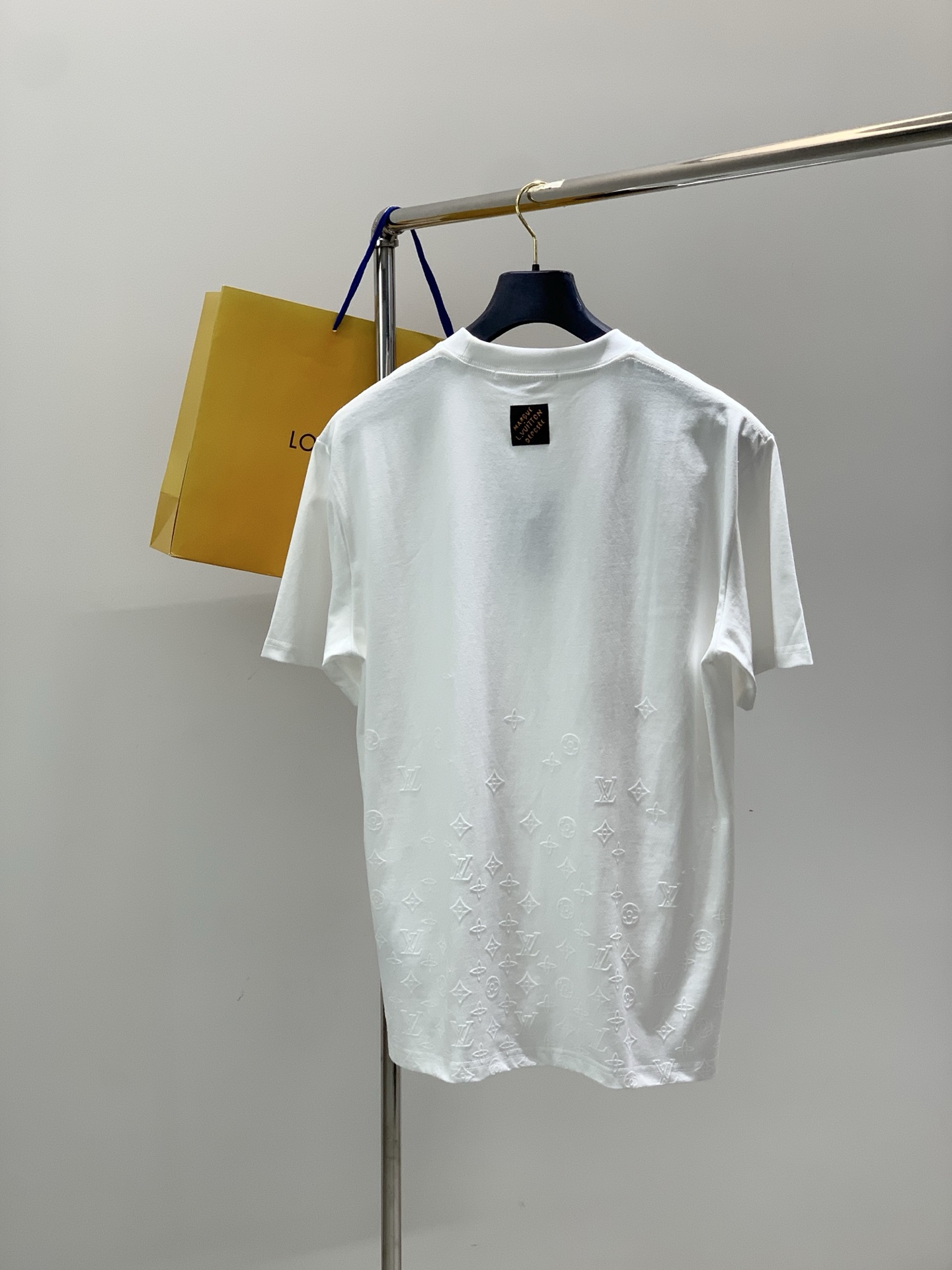 ，LouisVuitton 路易威登，2026夏季最新款，专柜同步有售，原单狠货，时尚休闲圆领短袖T恤，
