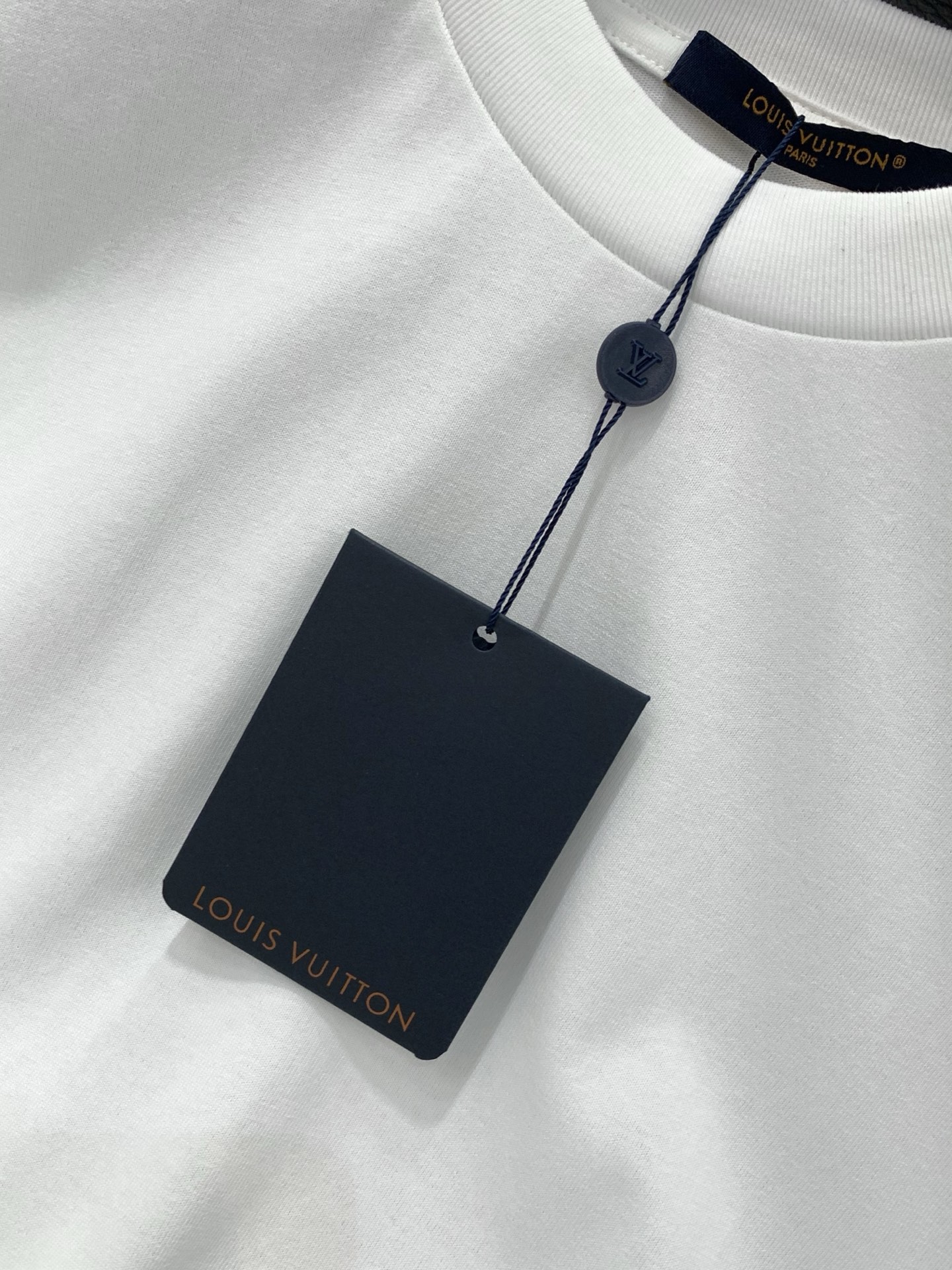 ，LouisVuitton 路易威登，2026夏季最新款，专柜同步有售，原单狠货，时尚休闲圆领短袖T恤，