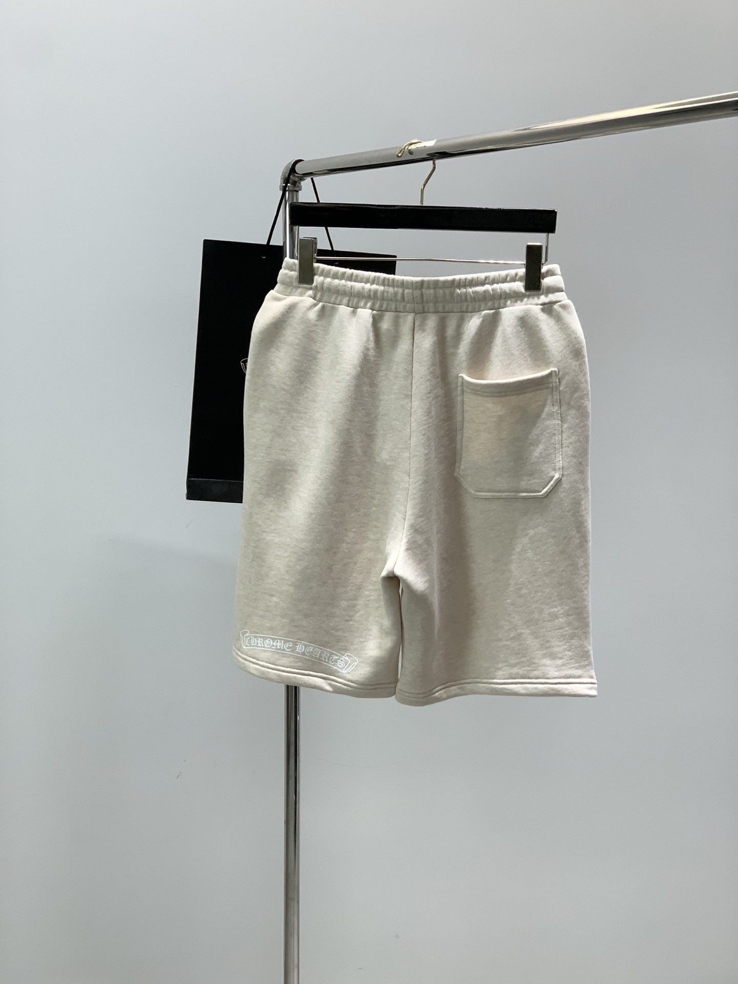 Мужские шорты с декоративным логотипом Chrome Hearts